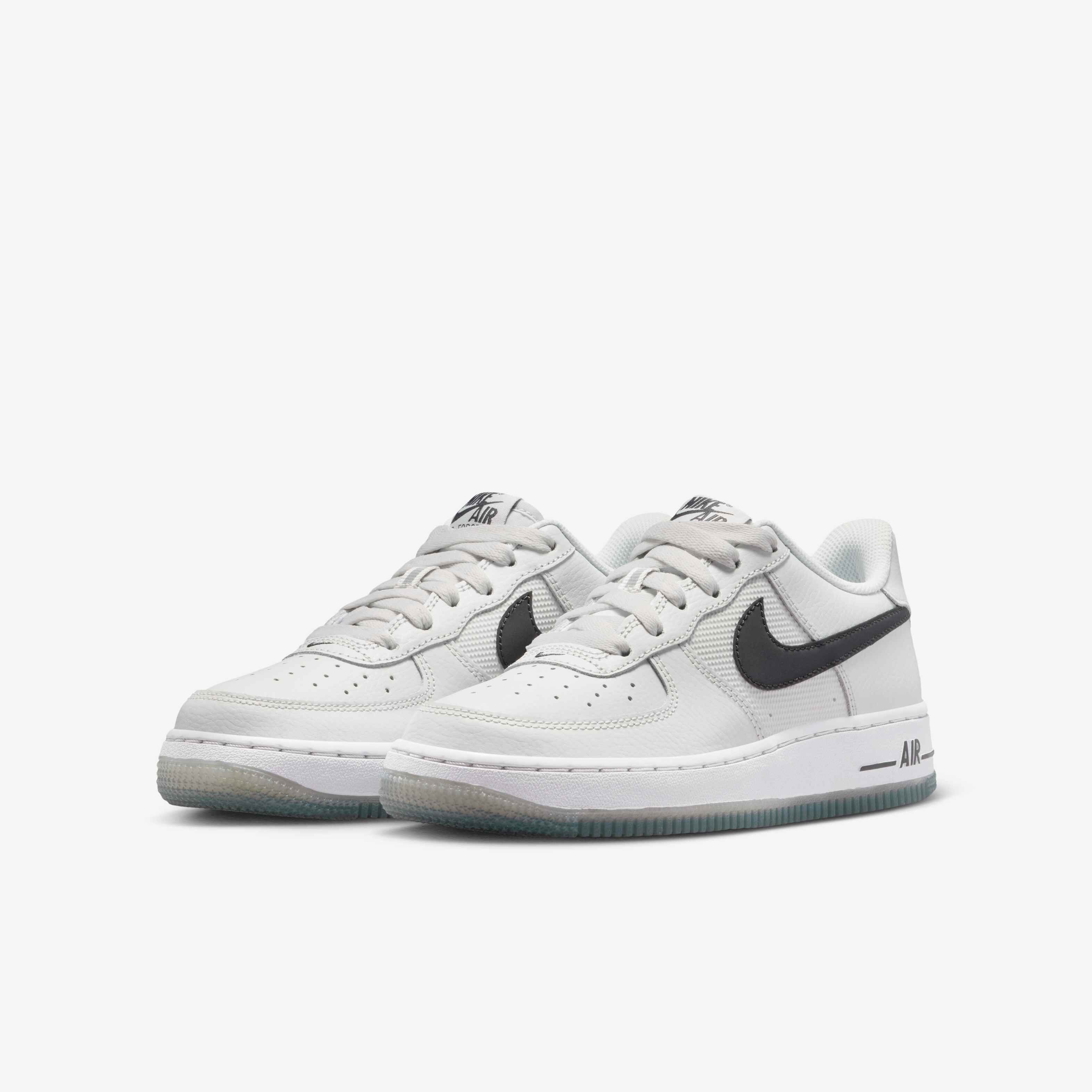 Nike Air Force 1 image number 4