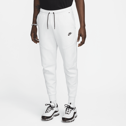 Nike joggers foundation 2025