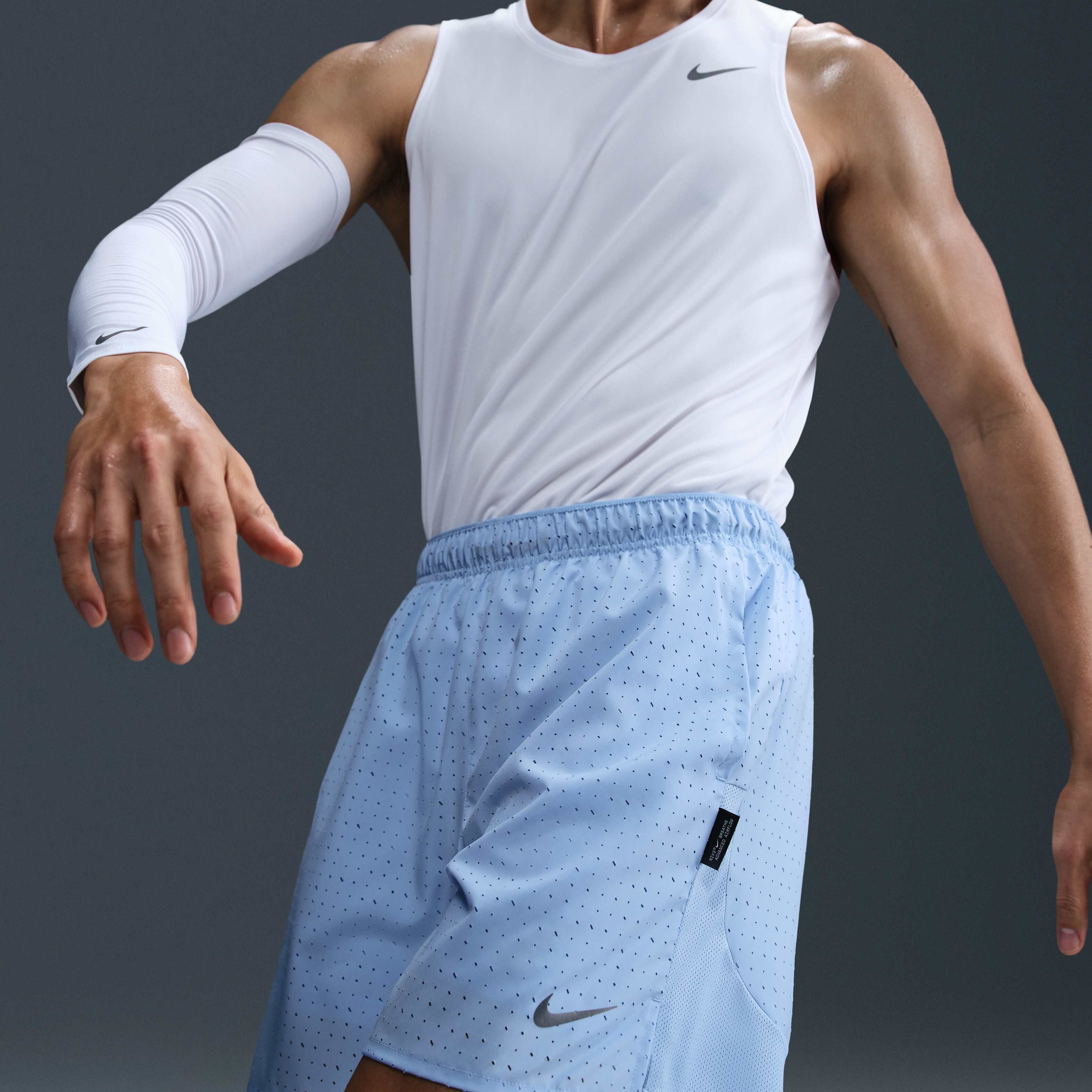 Nike Challenger Breathe image number 4