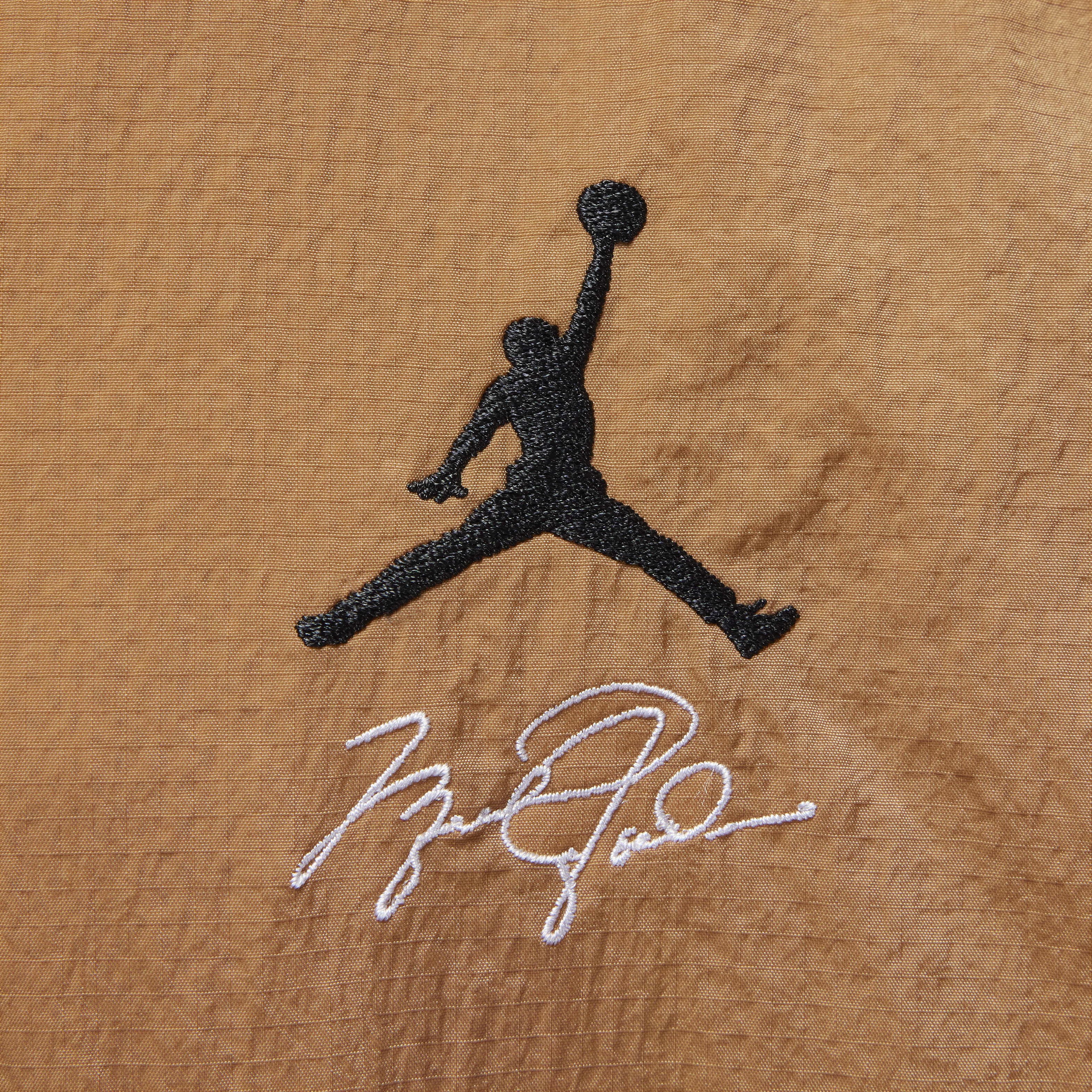 Jordan Essentials image number 3