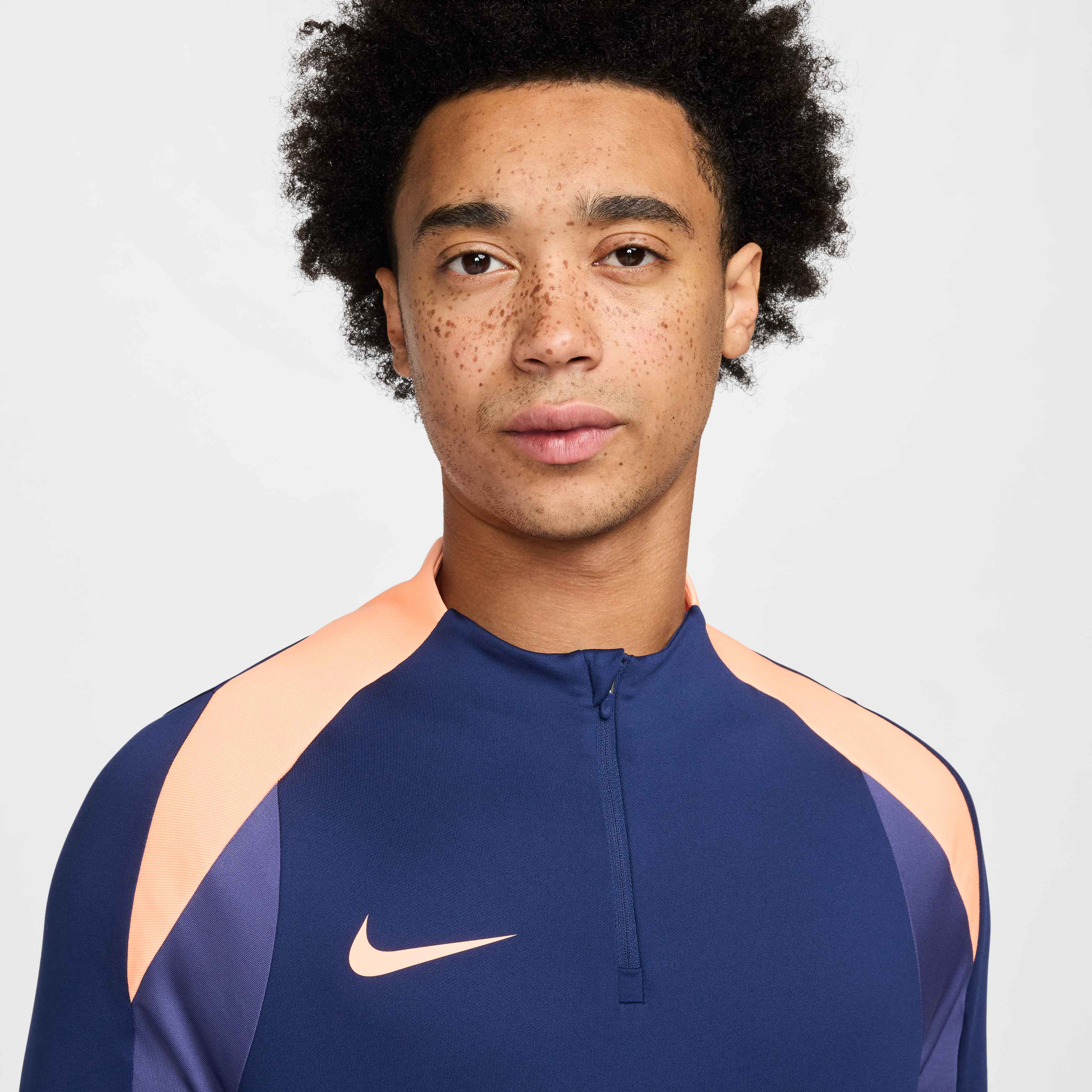 Nike Strike image number 2