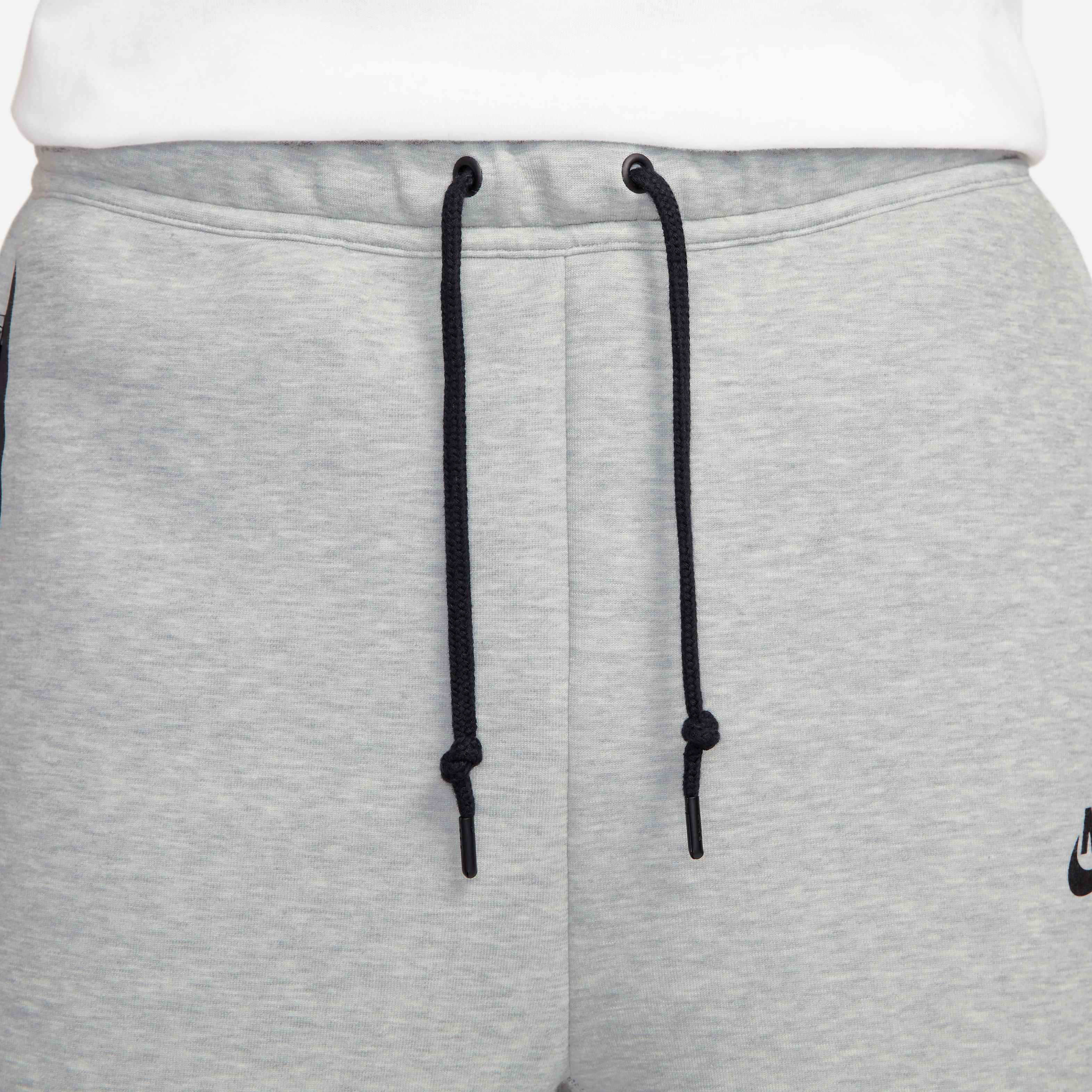 Nike Sportswear Tech Fleece image number 4