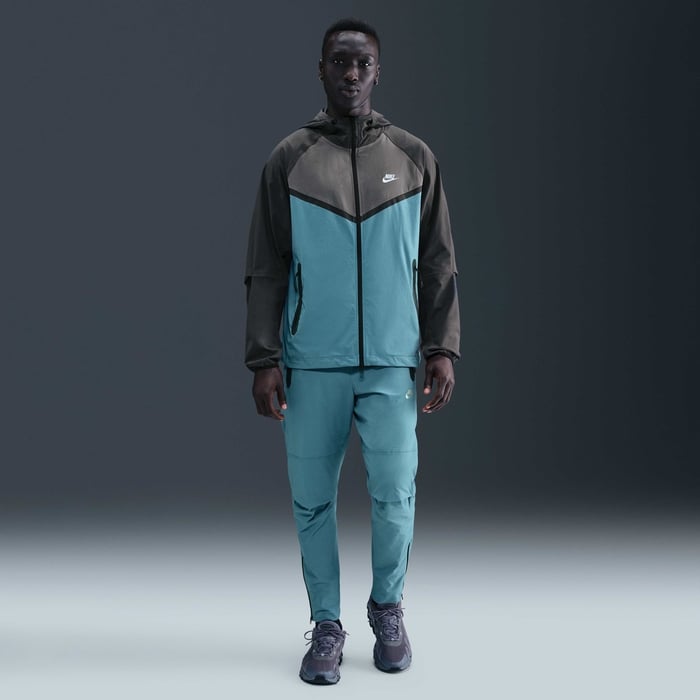 Nike Tech image number 3 Nike Tech image number 3