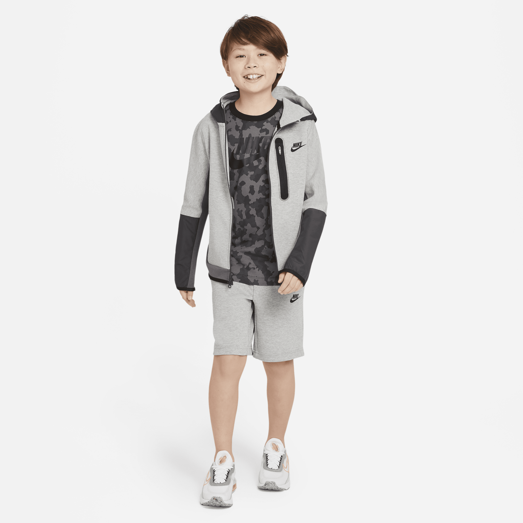 Boys nike hotsell tech shorts