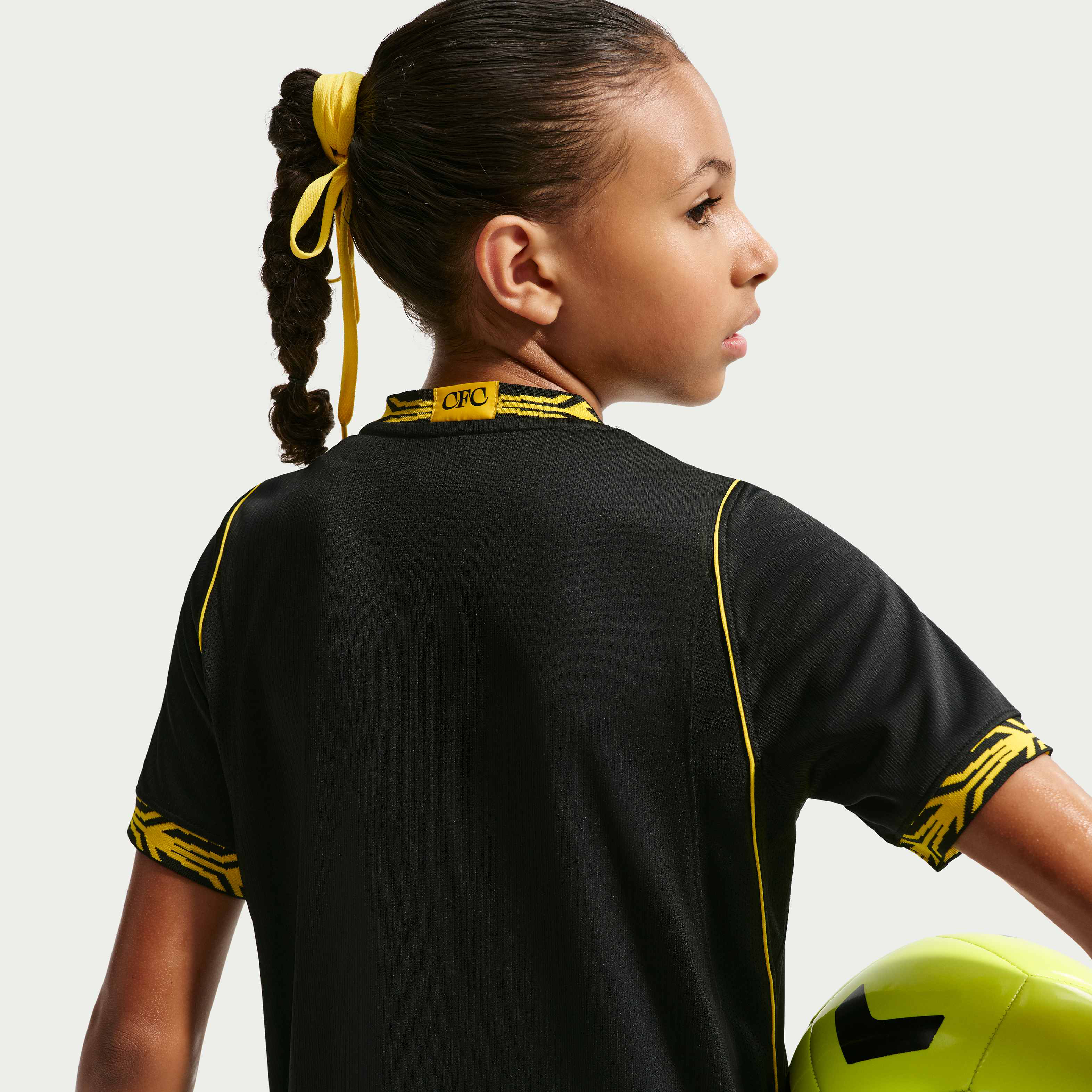 Chelsea F.C. 2026/27 Stadium Away image number 3