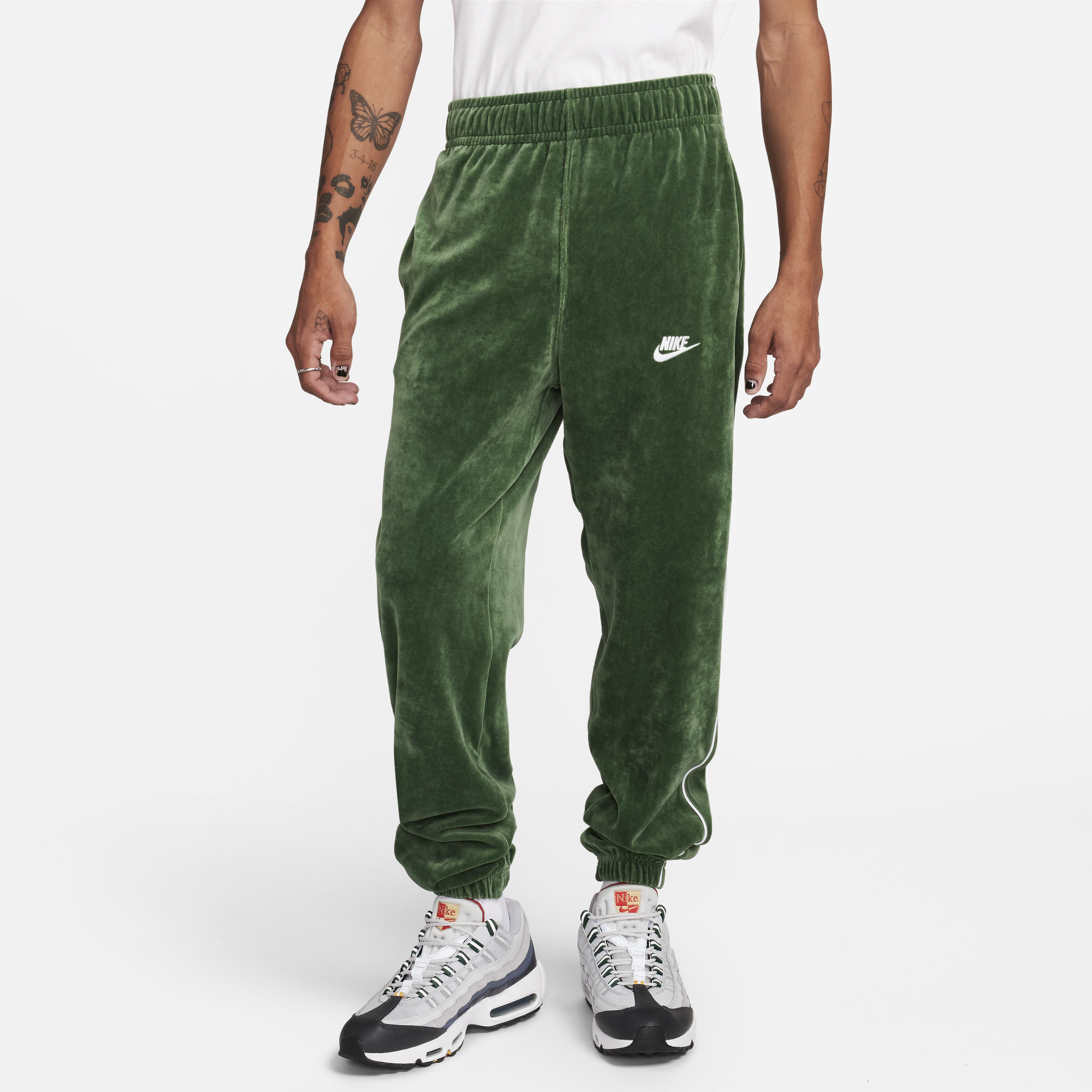 Nike women's sportswear heritage plush jogger 2025