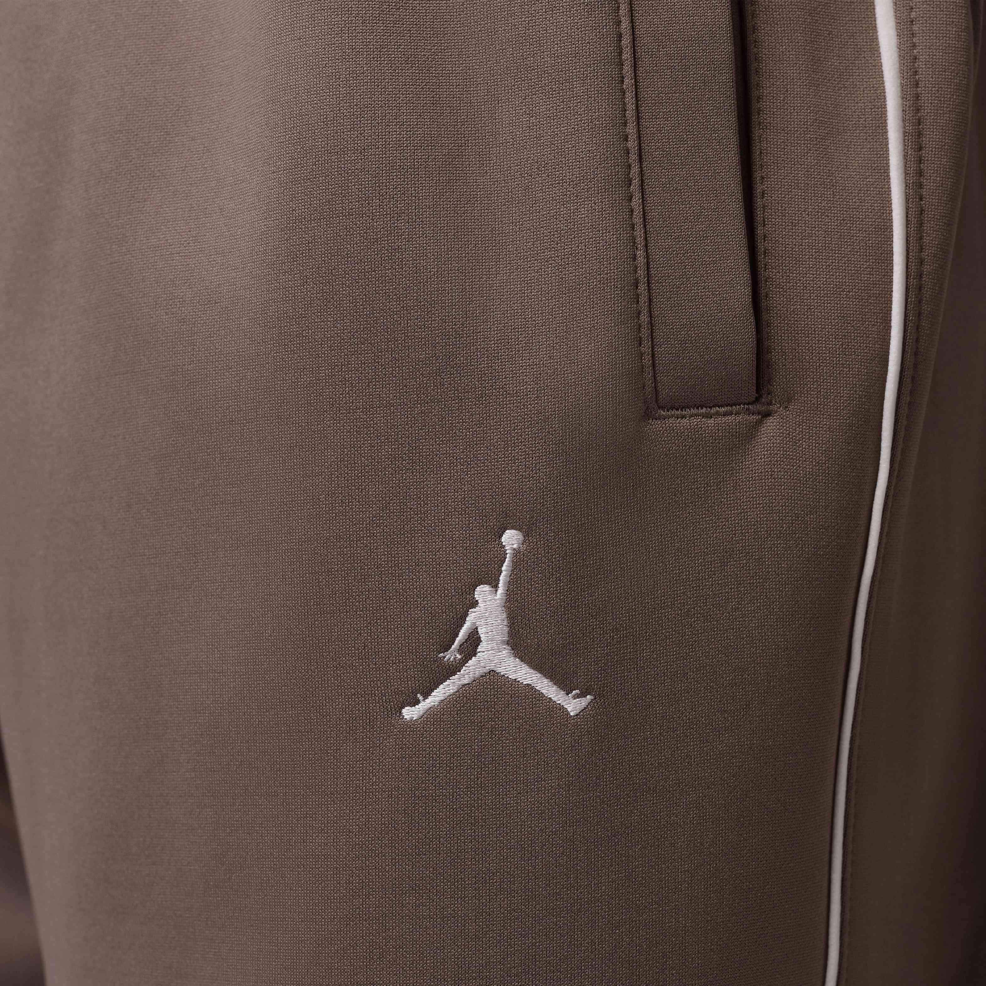 Jordan Brooklyn image number 4