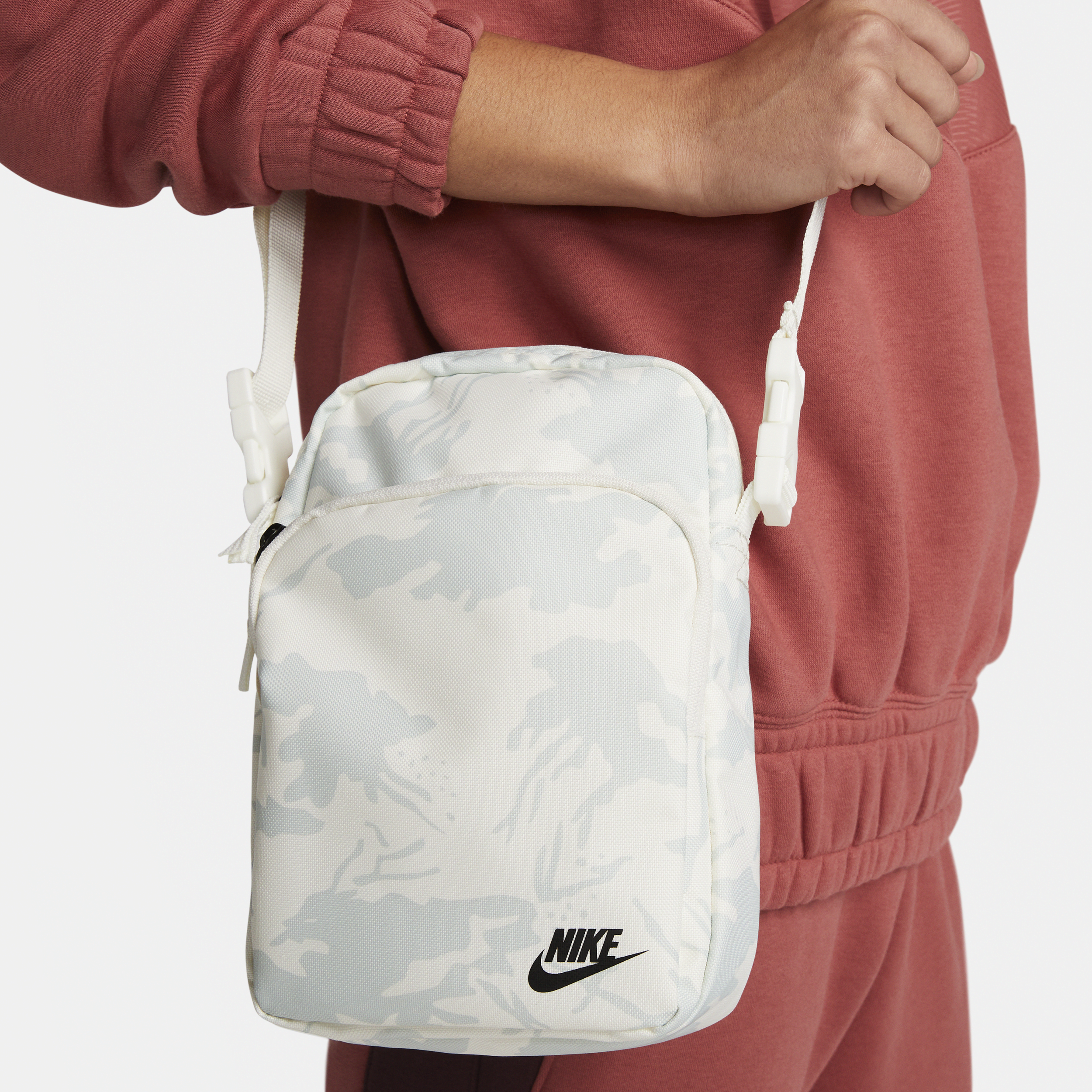Camo hot sale backpack nike