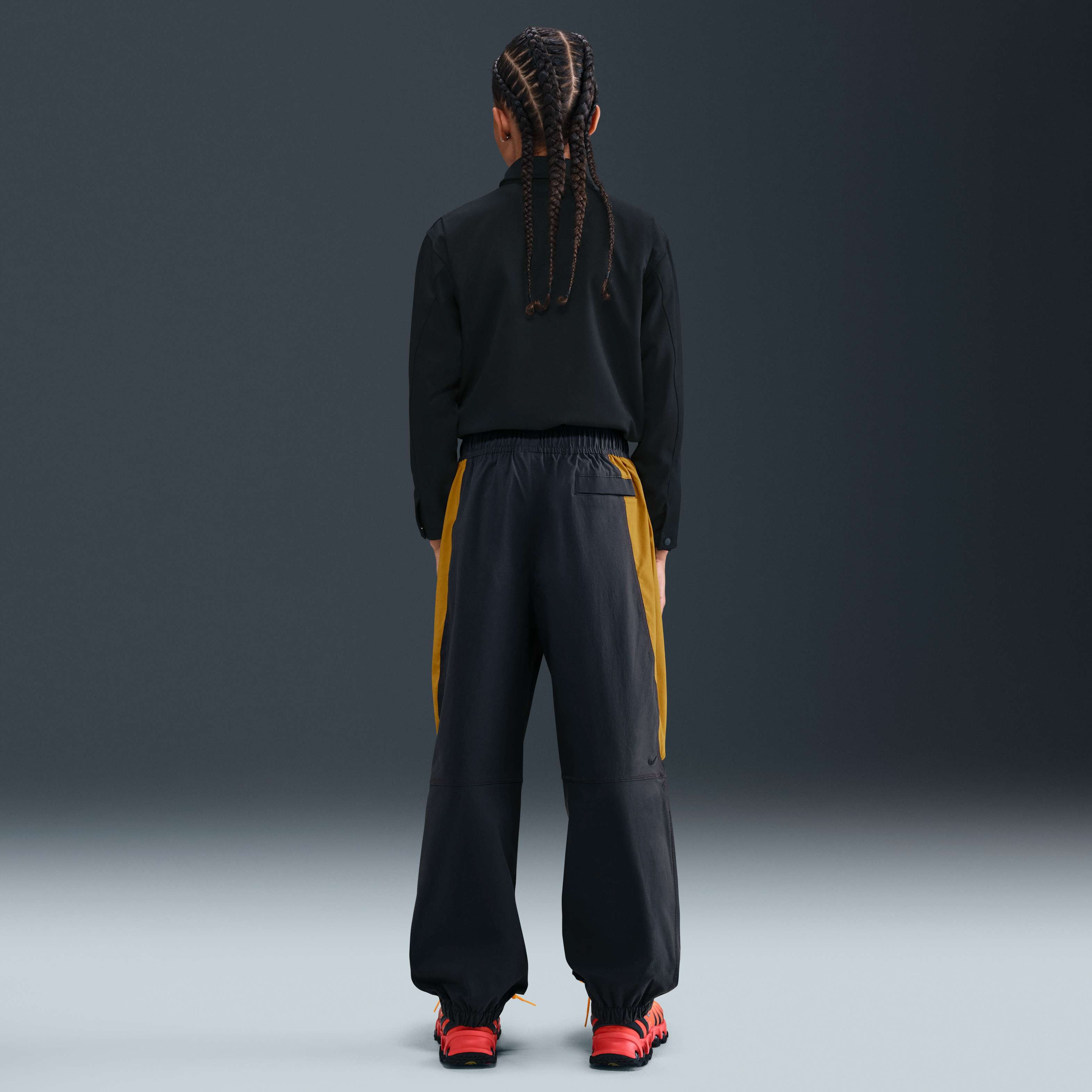 نايكي تك image number 5