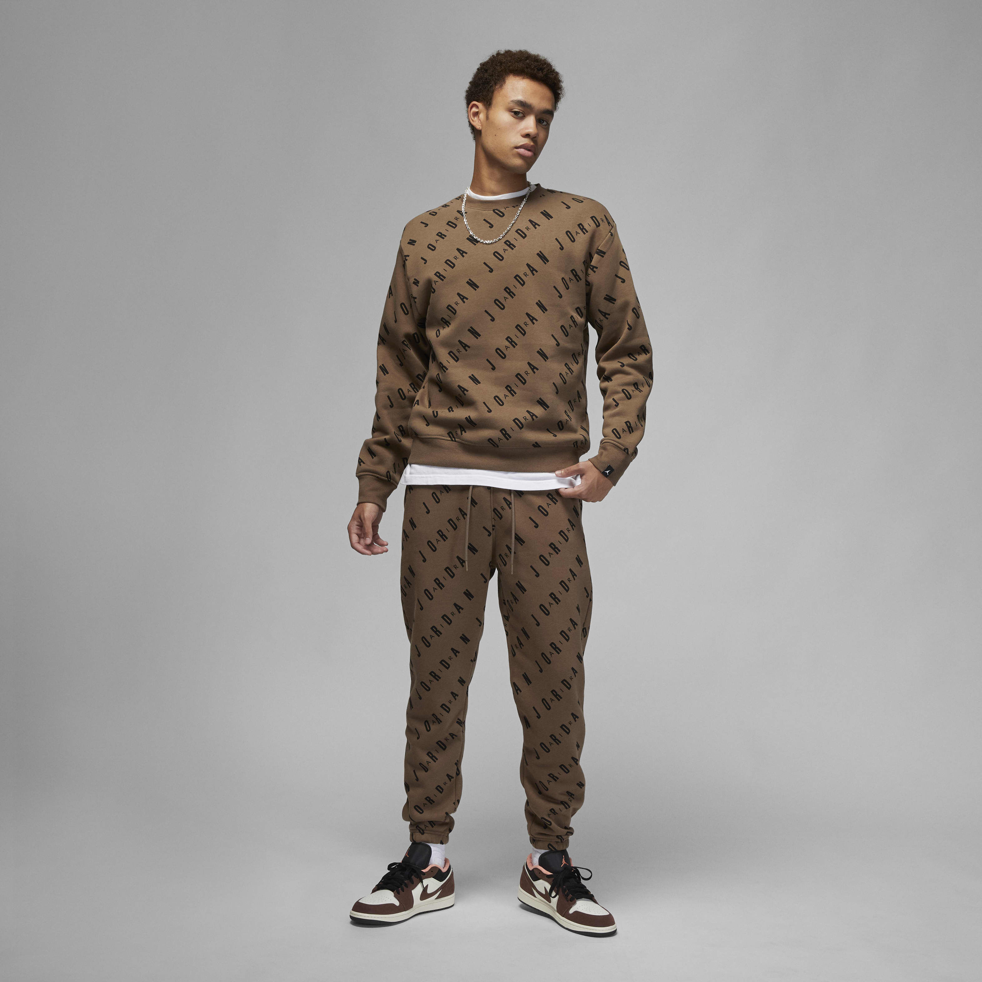 Jordan Essentials image number 4