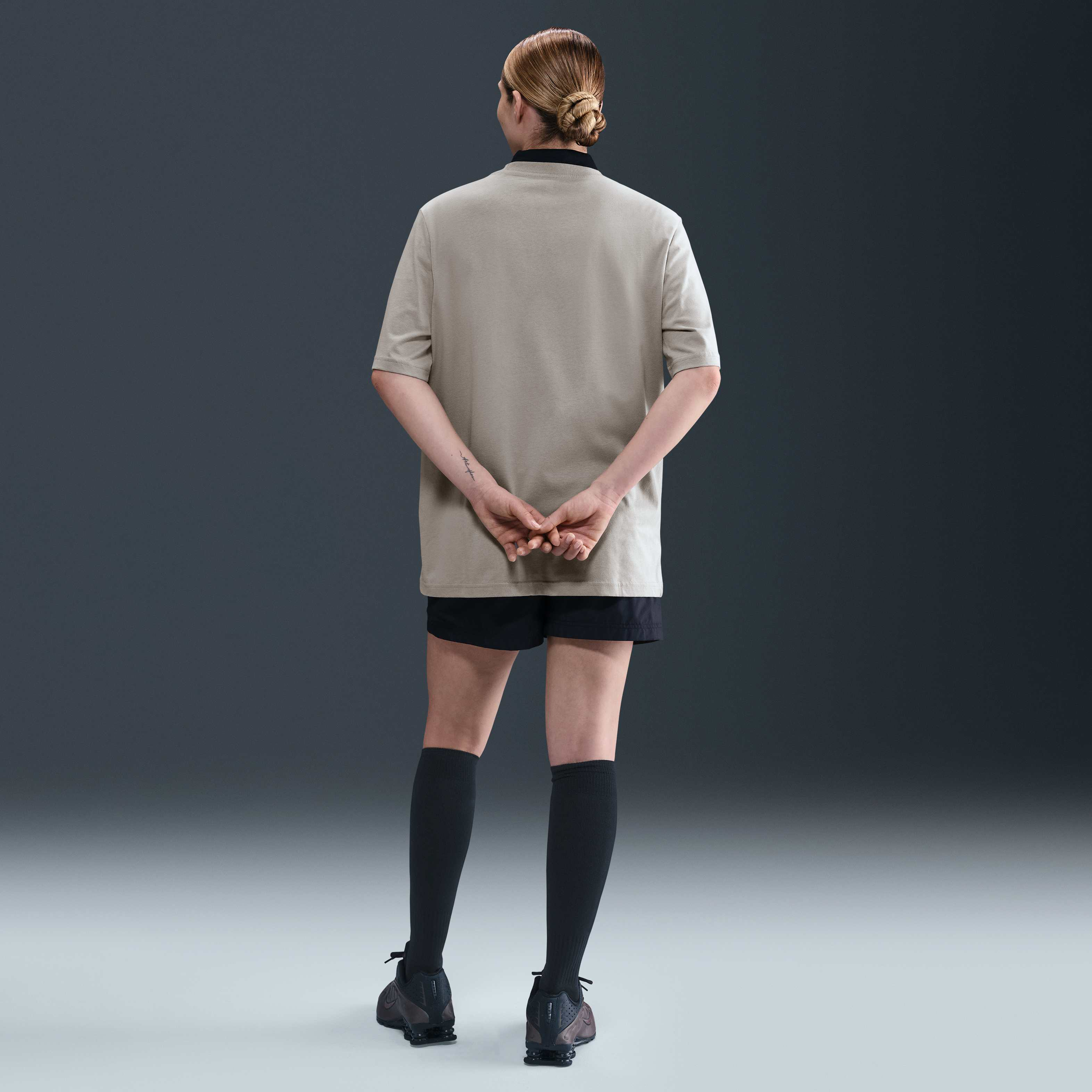Nike Sportswear Essential image number 4
