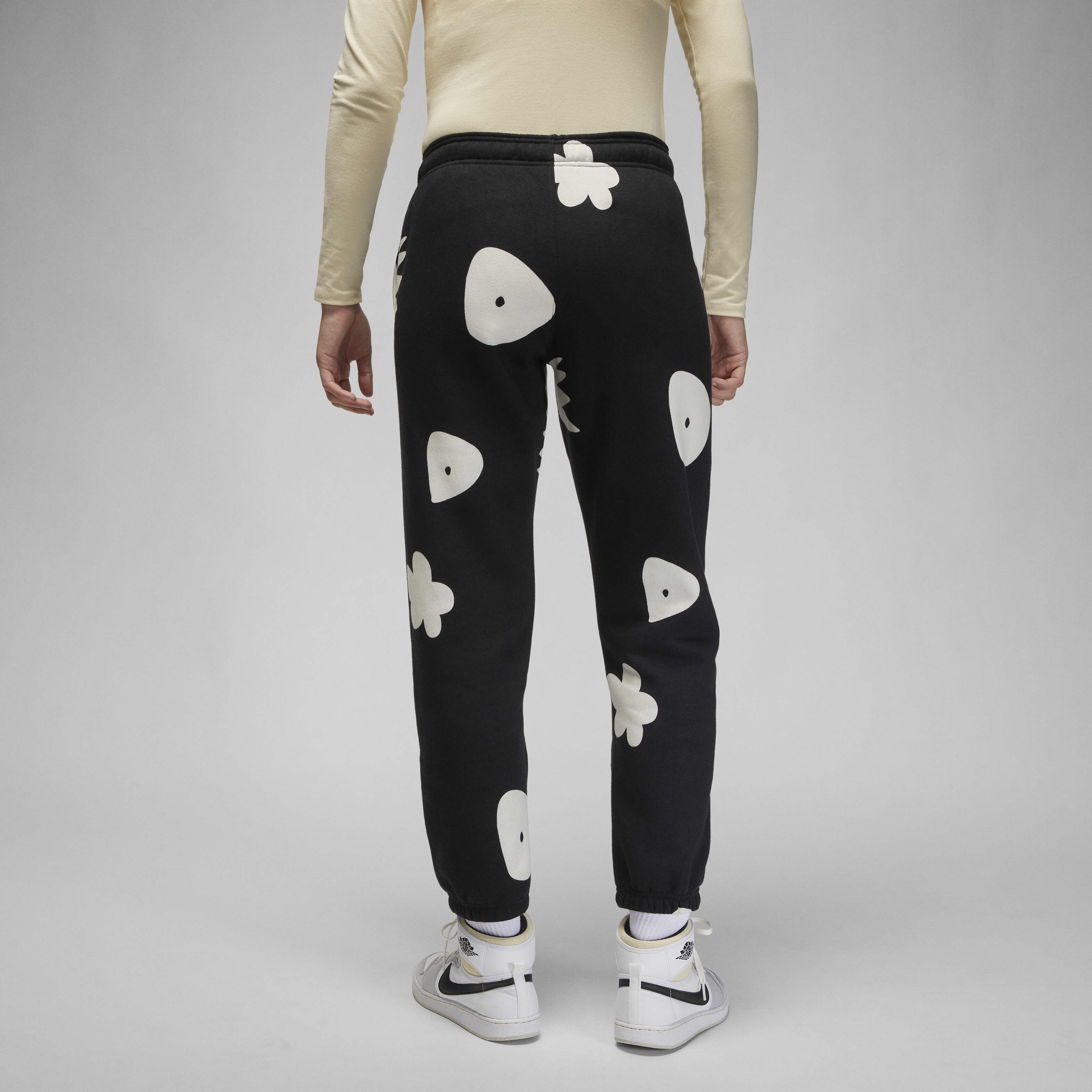 Jordan Artist Series by Mia Lee image number 1