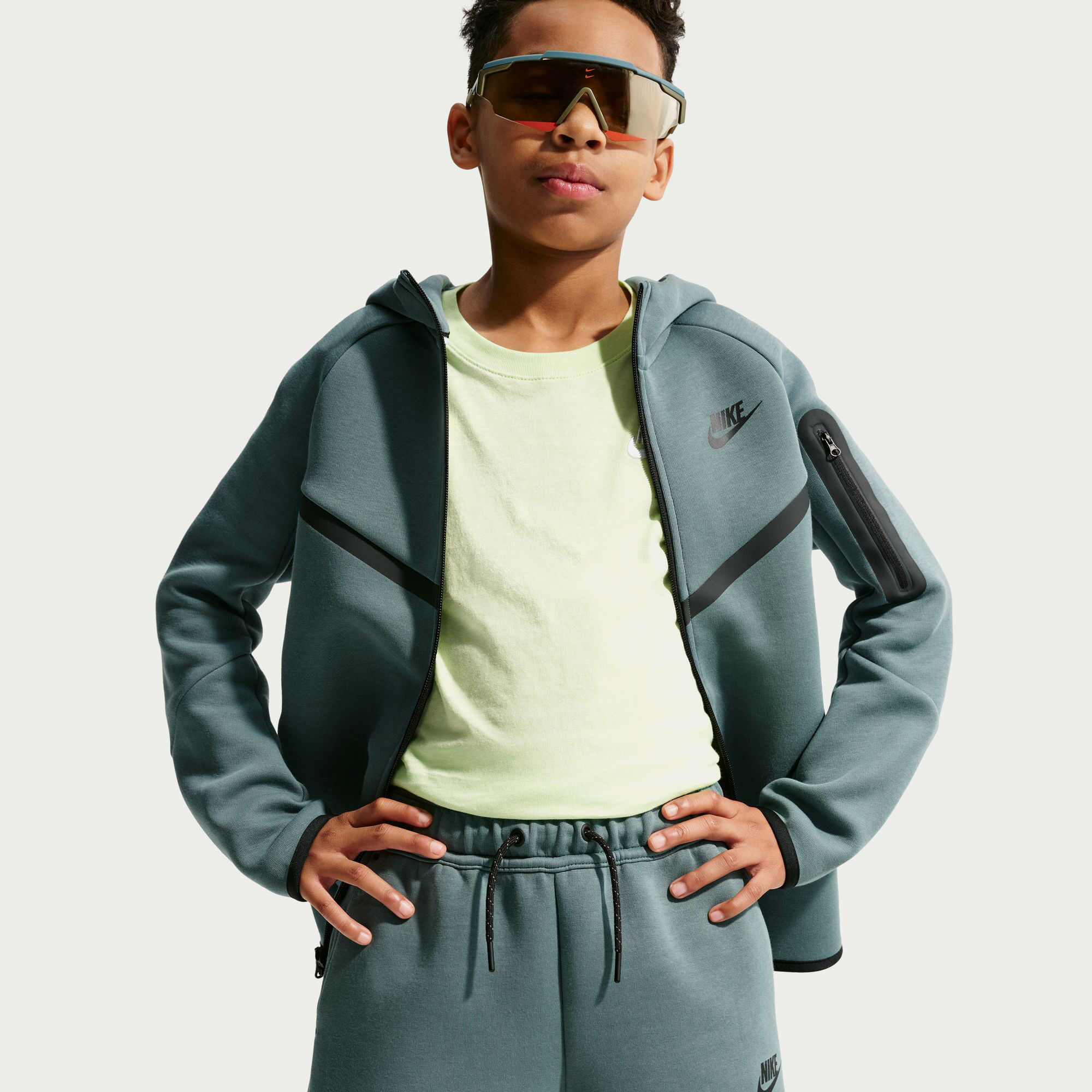 Nike Sportswear Tech Fleece image number 4