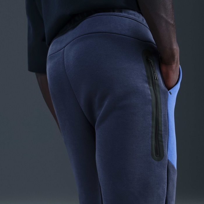 Nike Tech image number 2 Nike Tech image number 2
