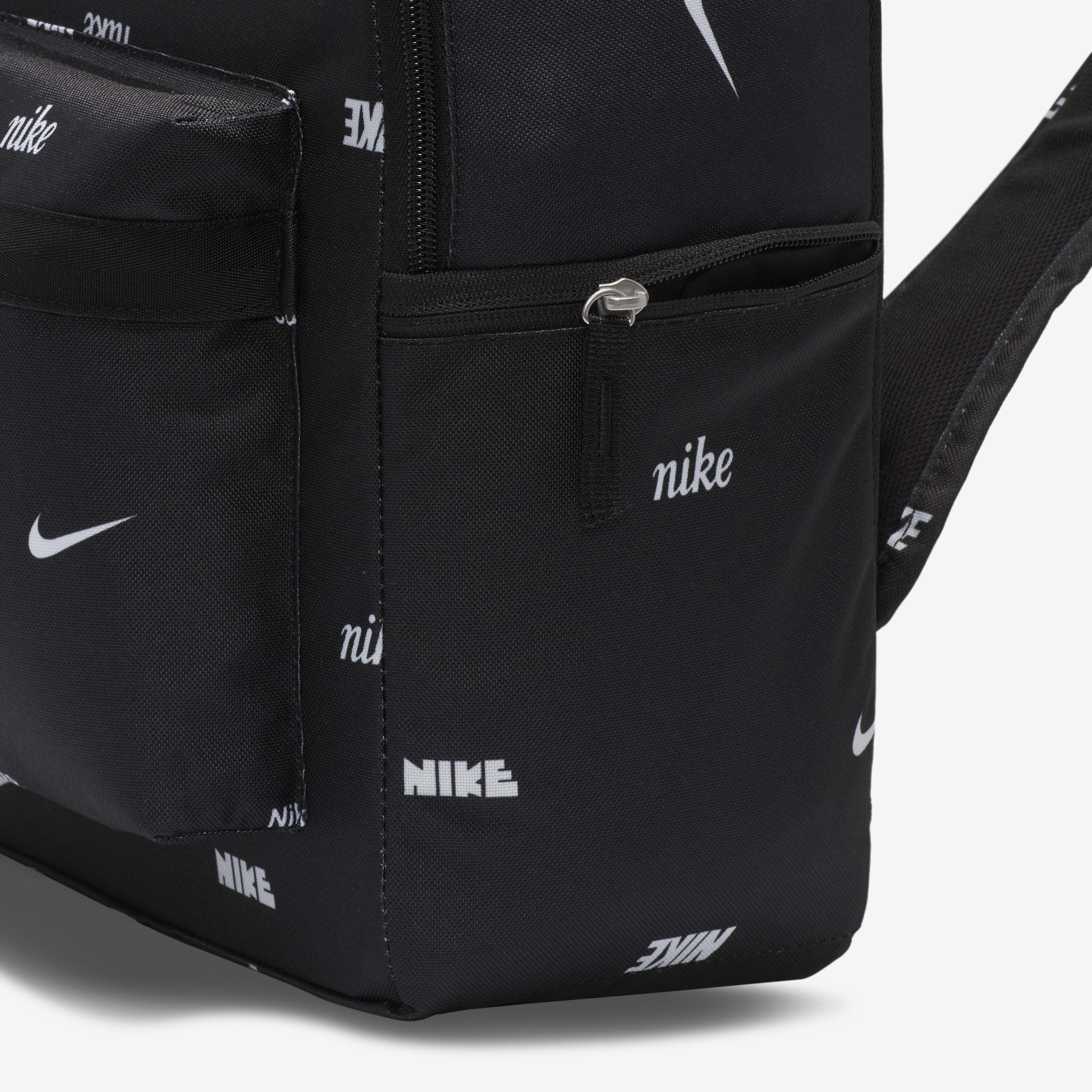 Nike Heritage image number 6