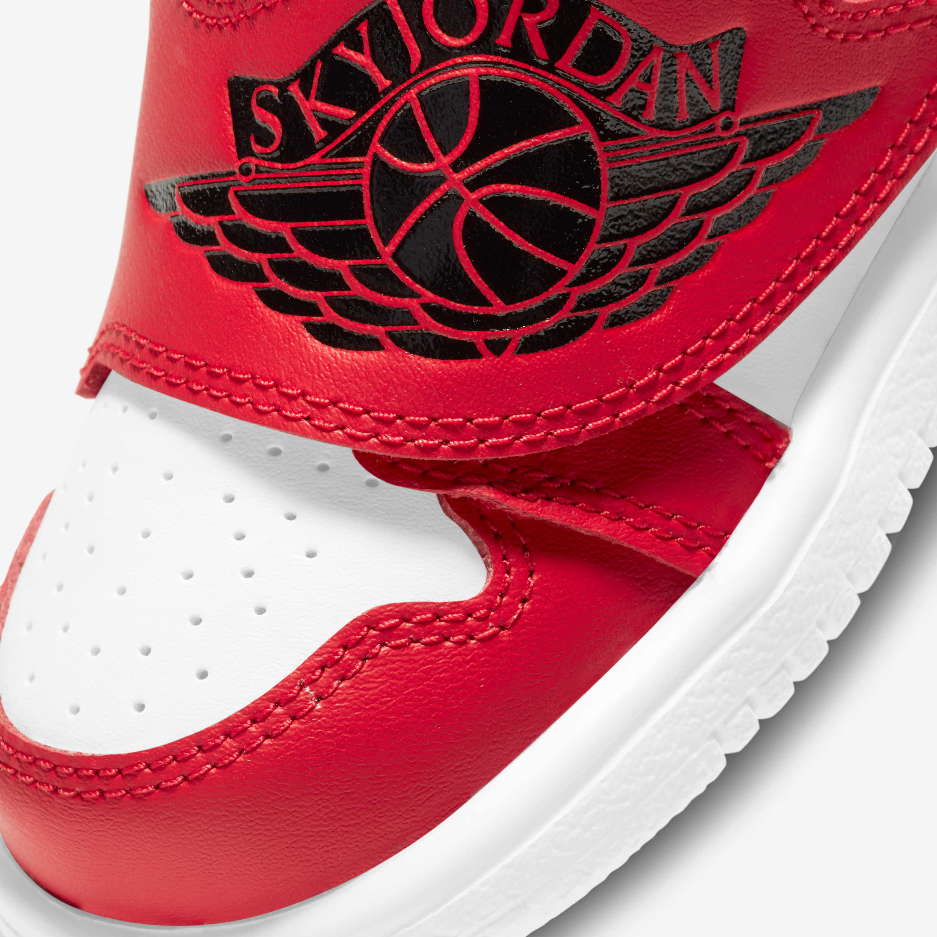 Sky Jordan 1 image number 6