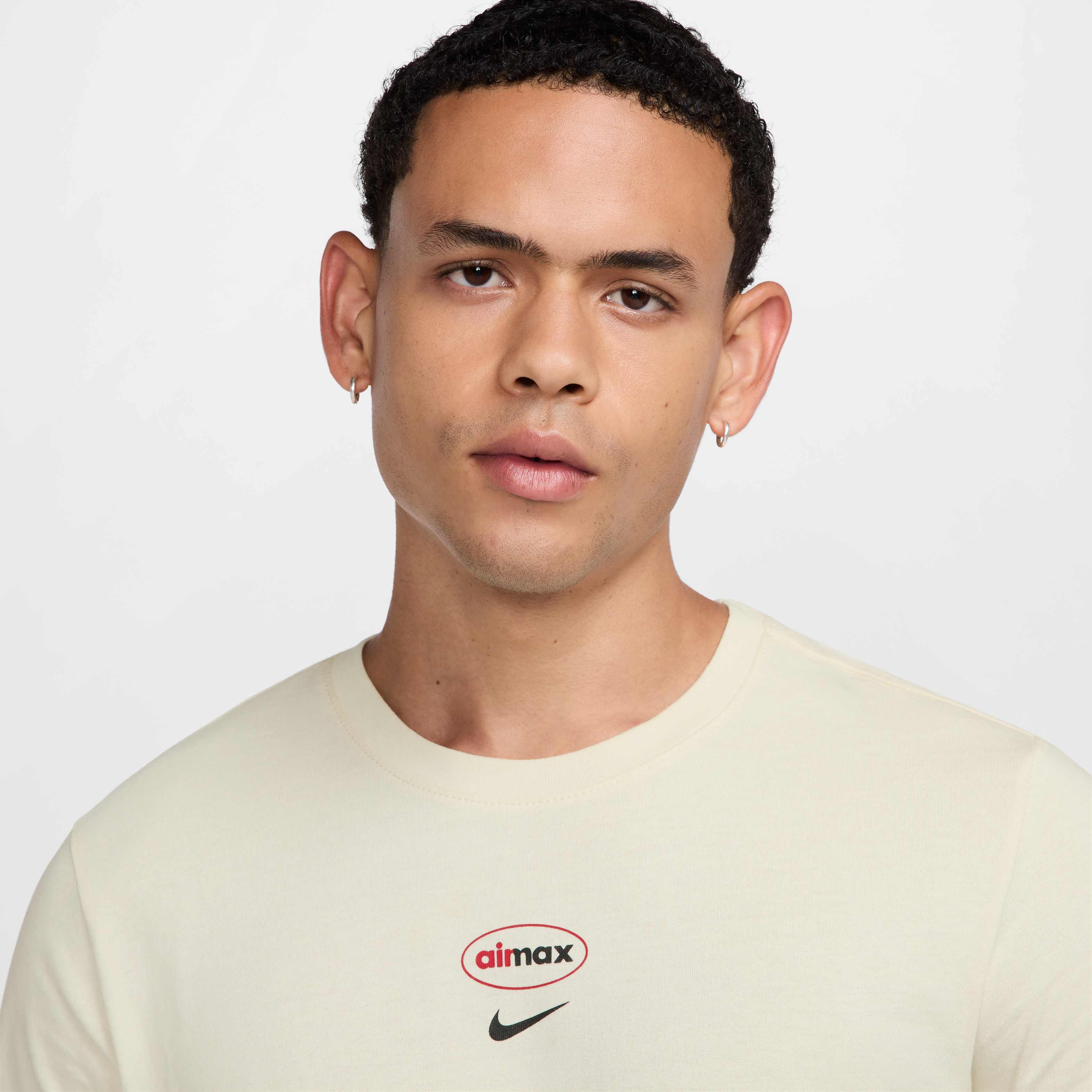 Liverpool F.C. Air Max image number 2