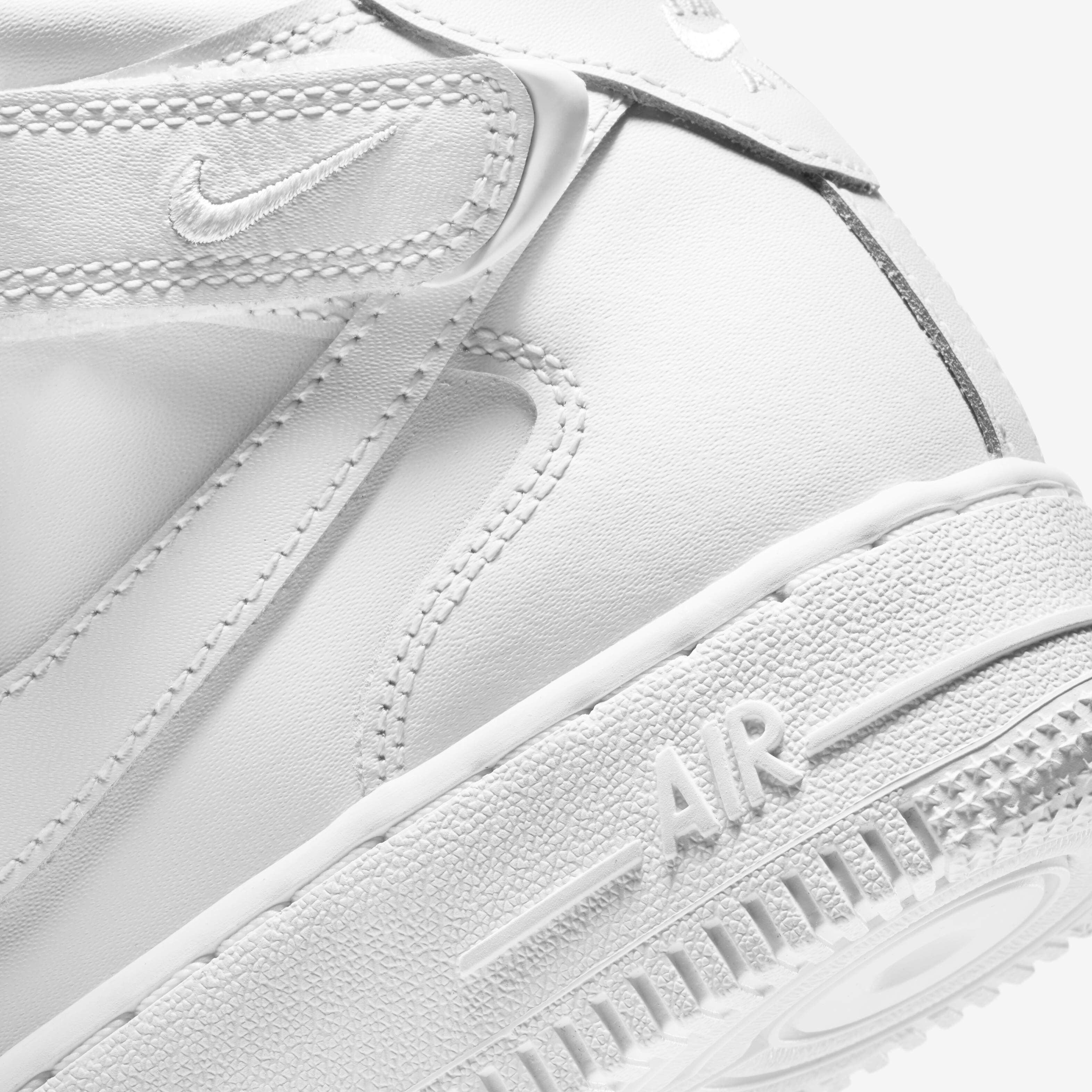 Nike Air Force 1 Mid LE image number 7