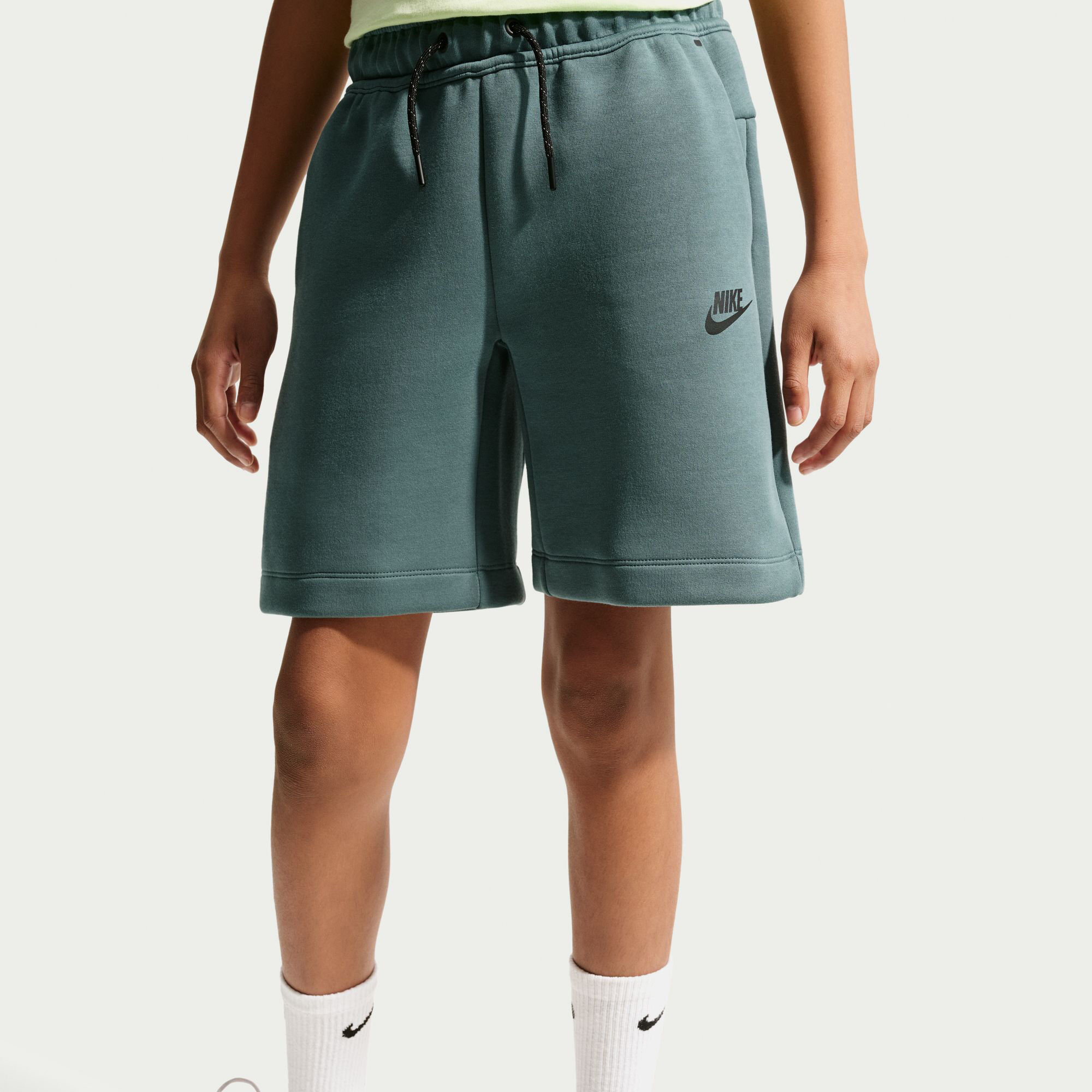 Nike Sportswear Tech Fleece image number 2