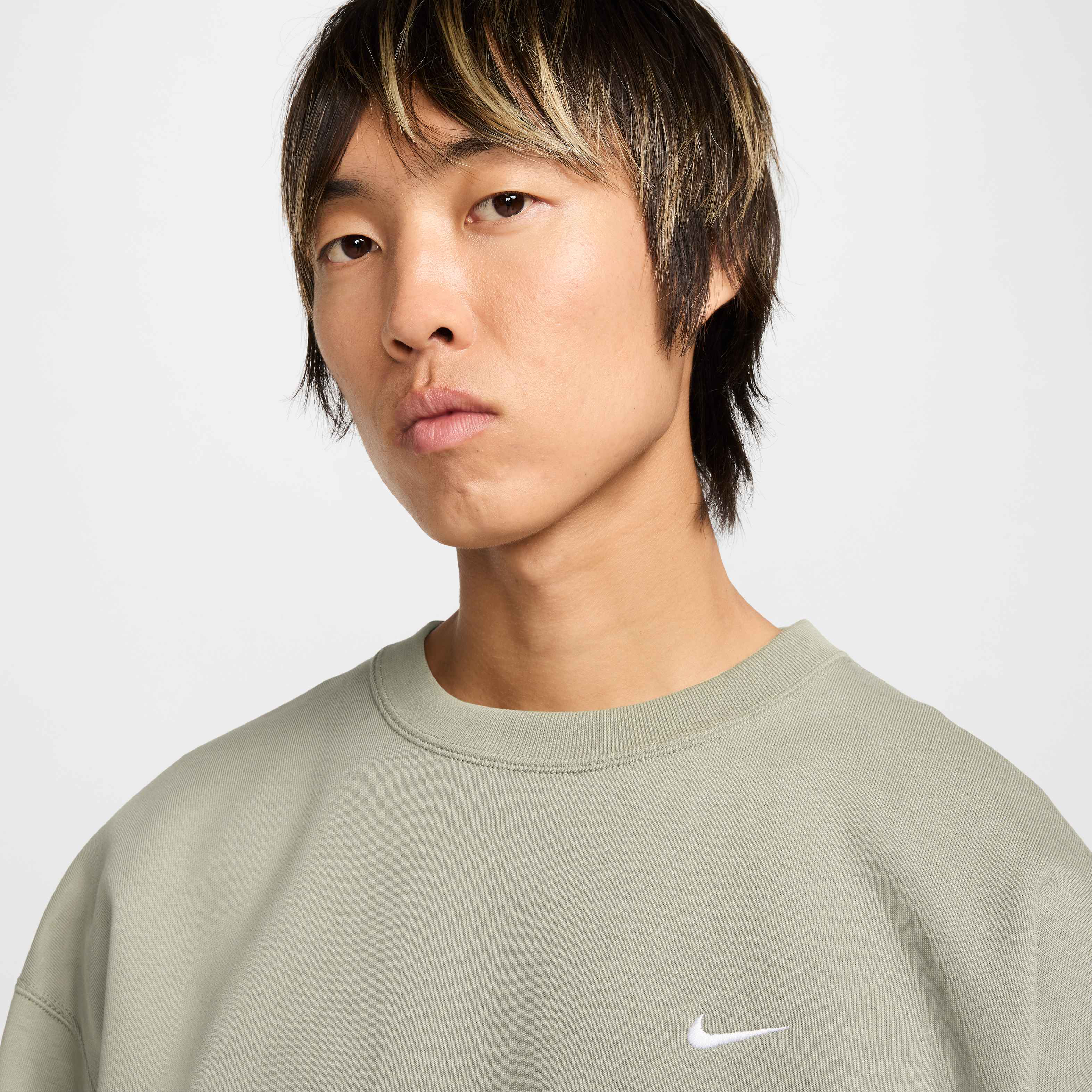 Nike Solo Swoosh image number 2