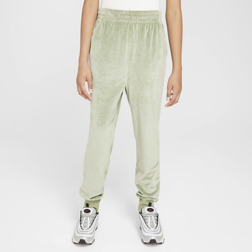 نايكي سبورتسوير