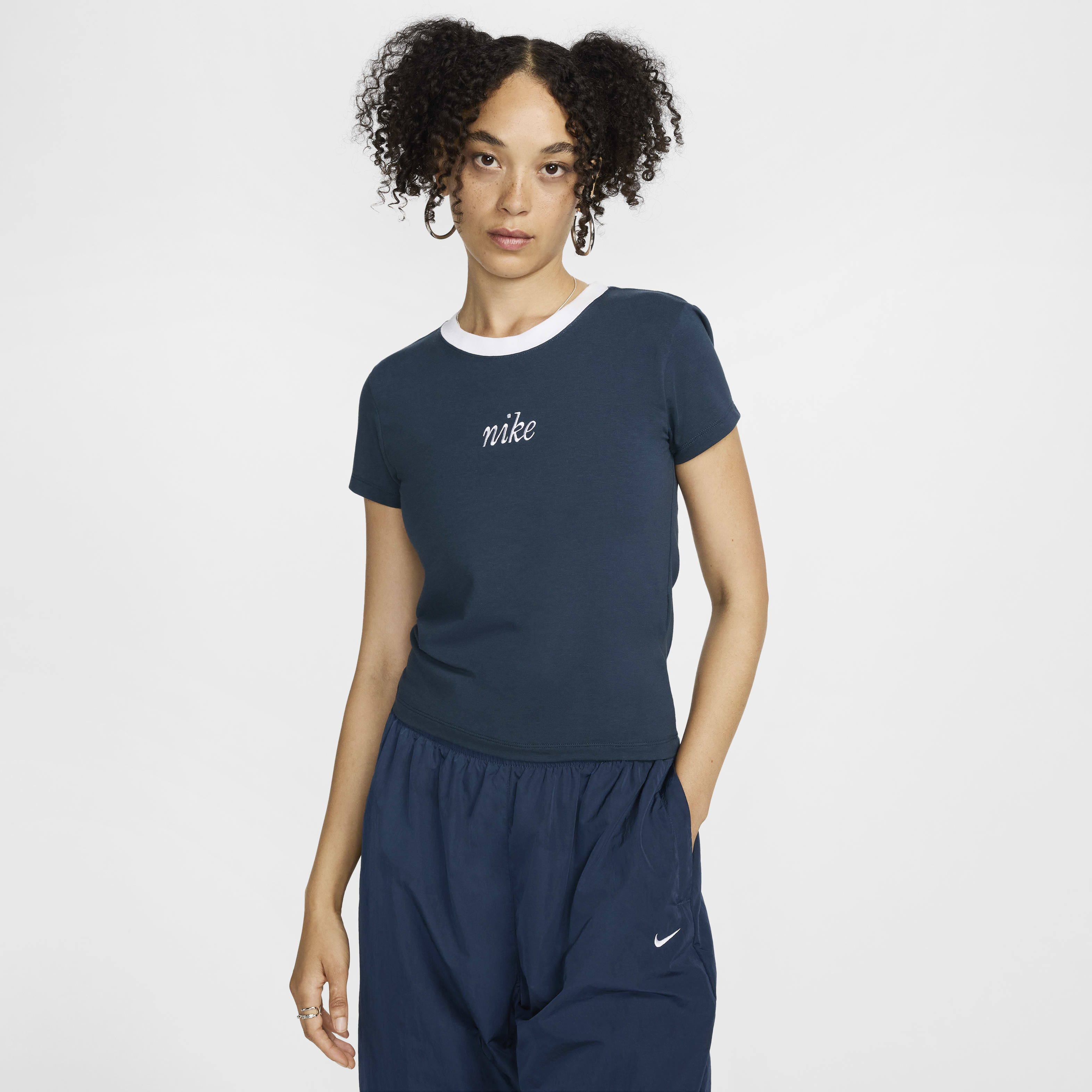 Navy blue nike shirt women's discount