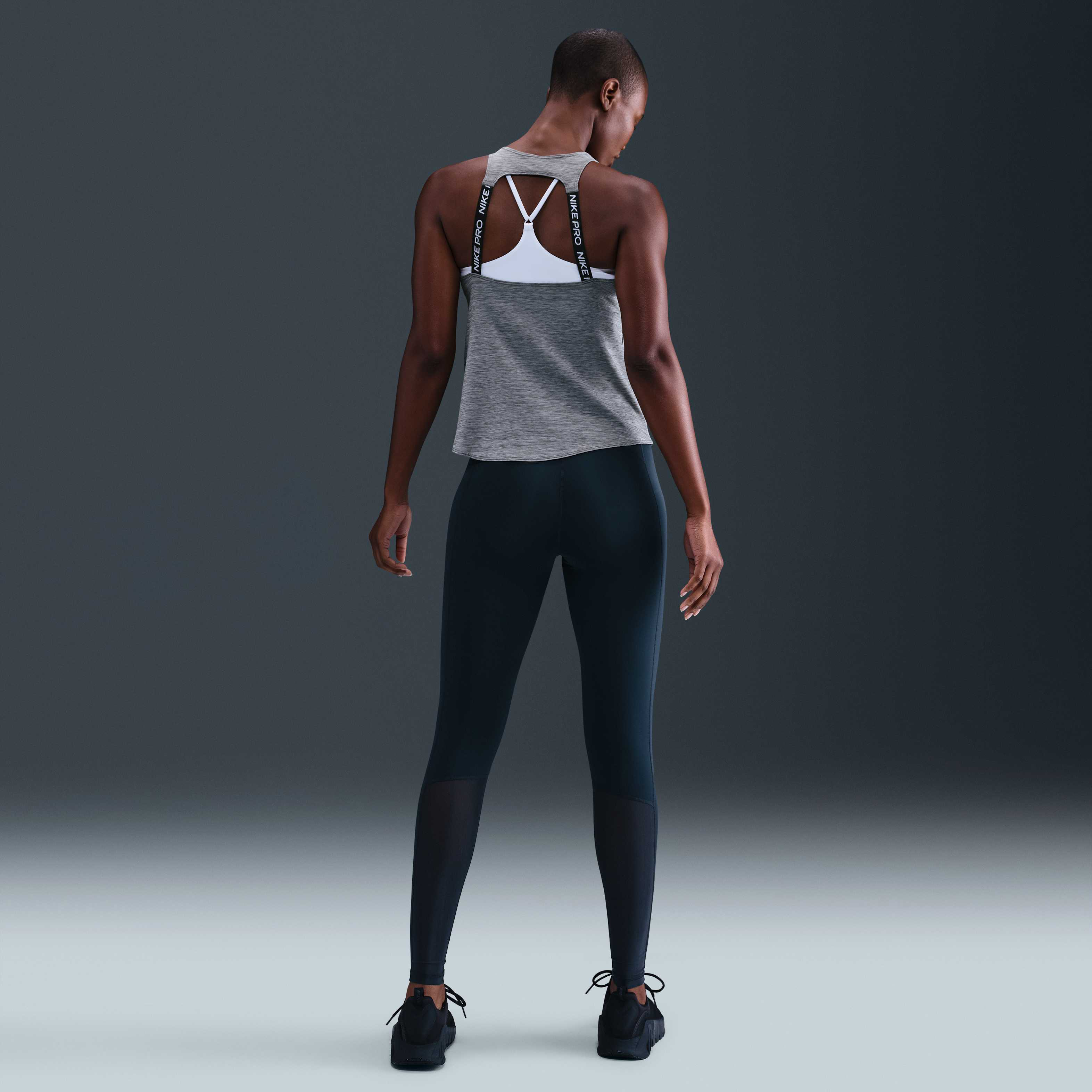 Nike Pro image number 4