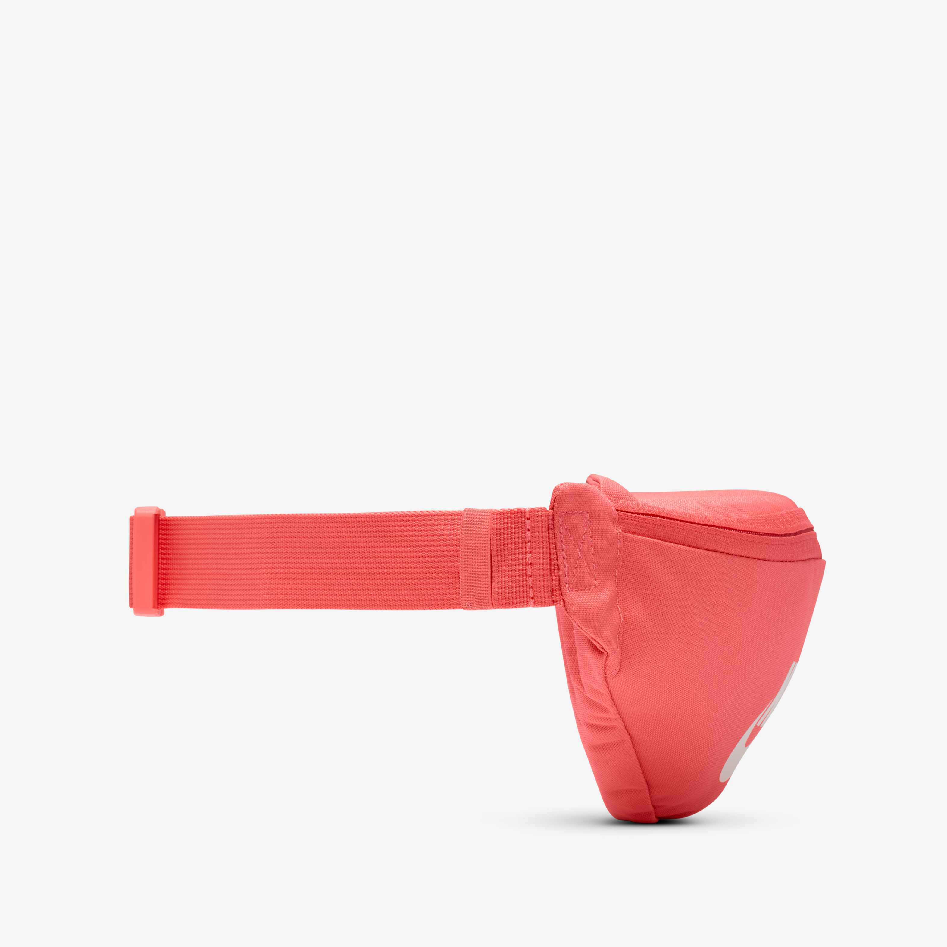 نايكي هيرتج image number 1