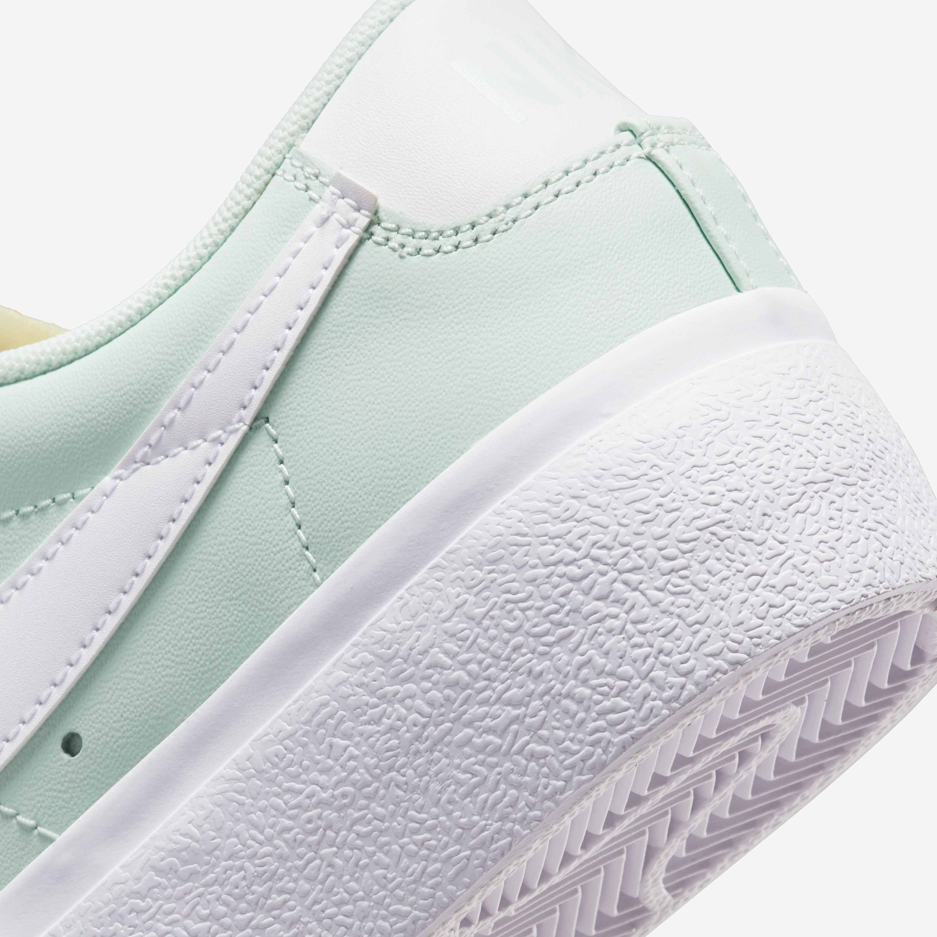 Nike Blazer Low Platform image number 7