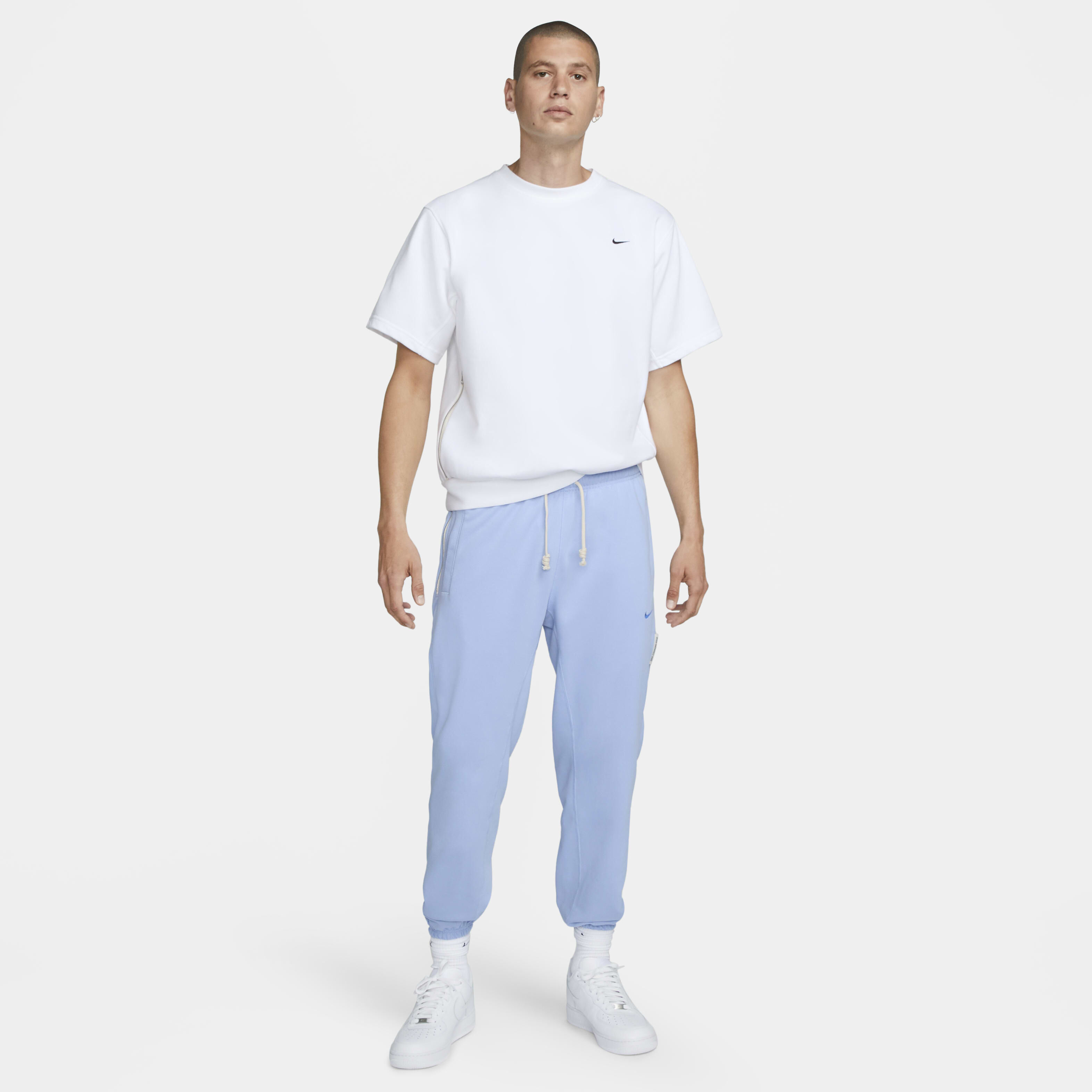 Nike Standard Issue image number 6