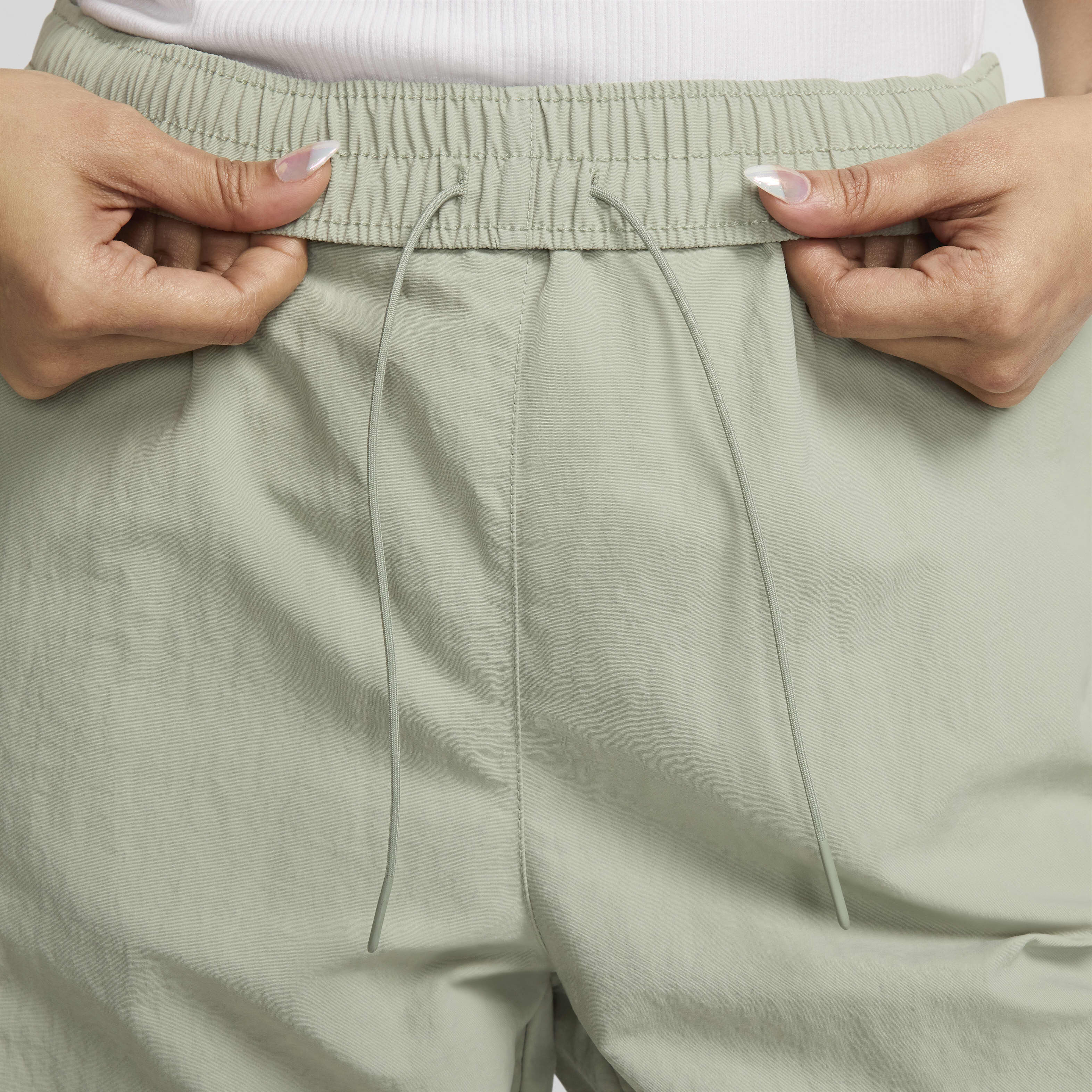 Nike Sportswear Essential image number 2