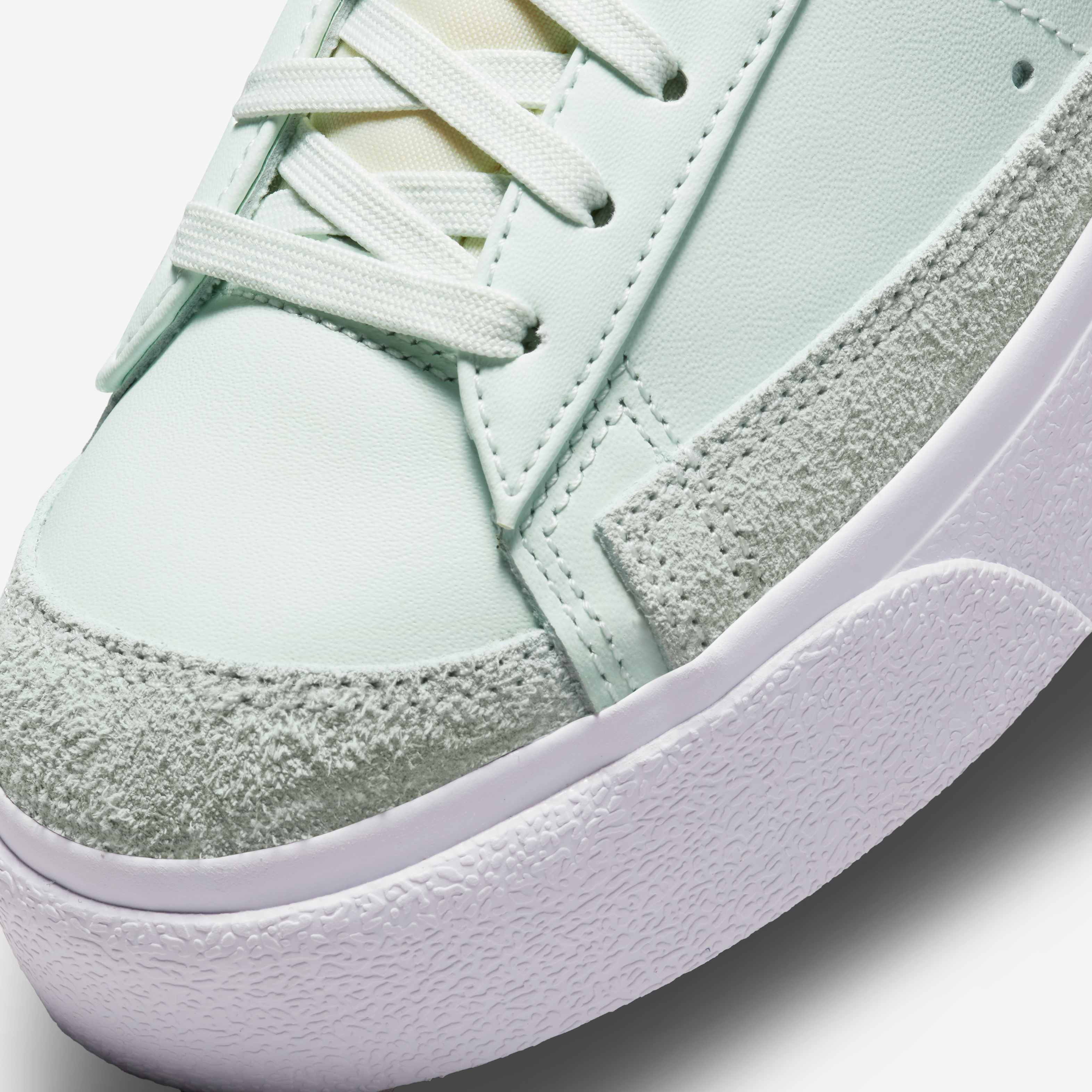 Nike Blazer Low Platform image number 6