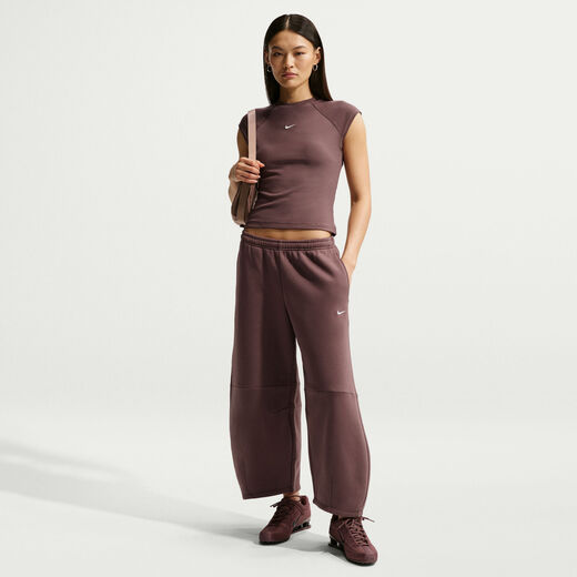 جديدنا للنساء-نايكي, نايكي سبورتسوير تشيل نت, تيشيرت ريبد ضيق بأكمام قصيرة للنساء