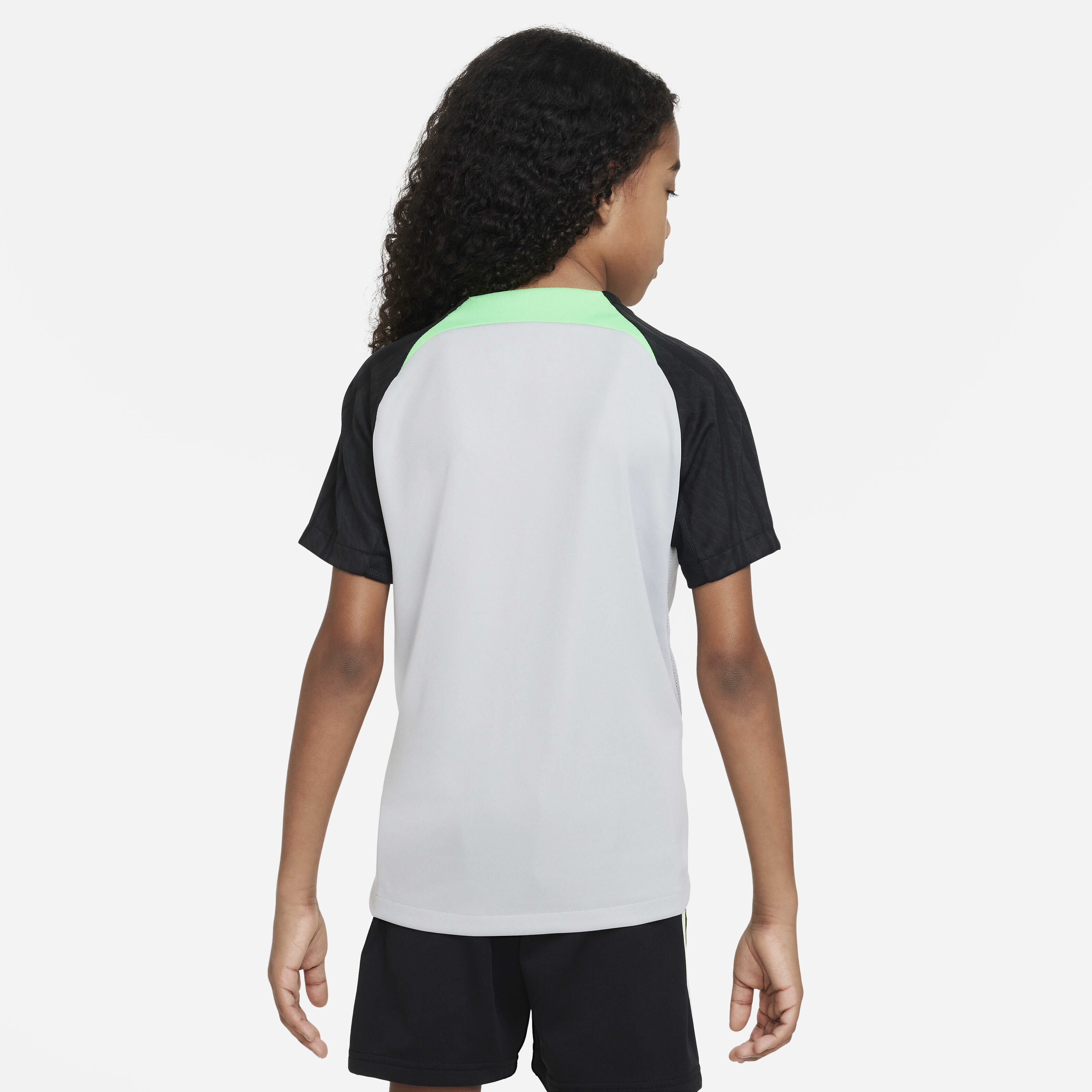 ليفربول F.C. سترايك image number 1