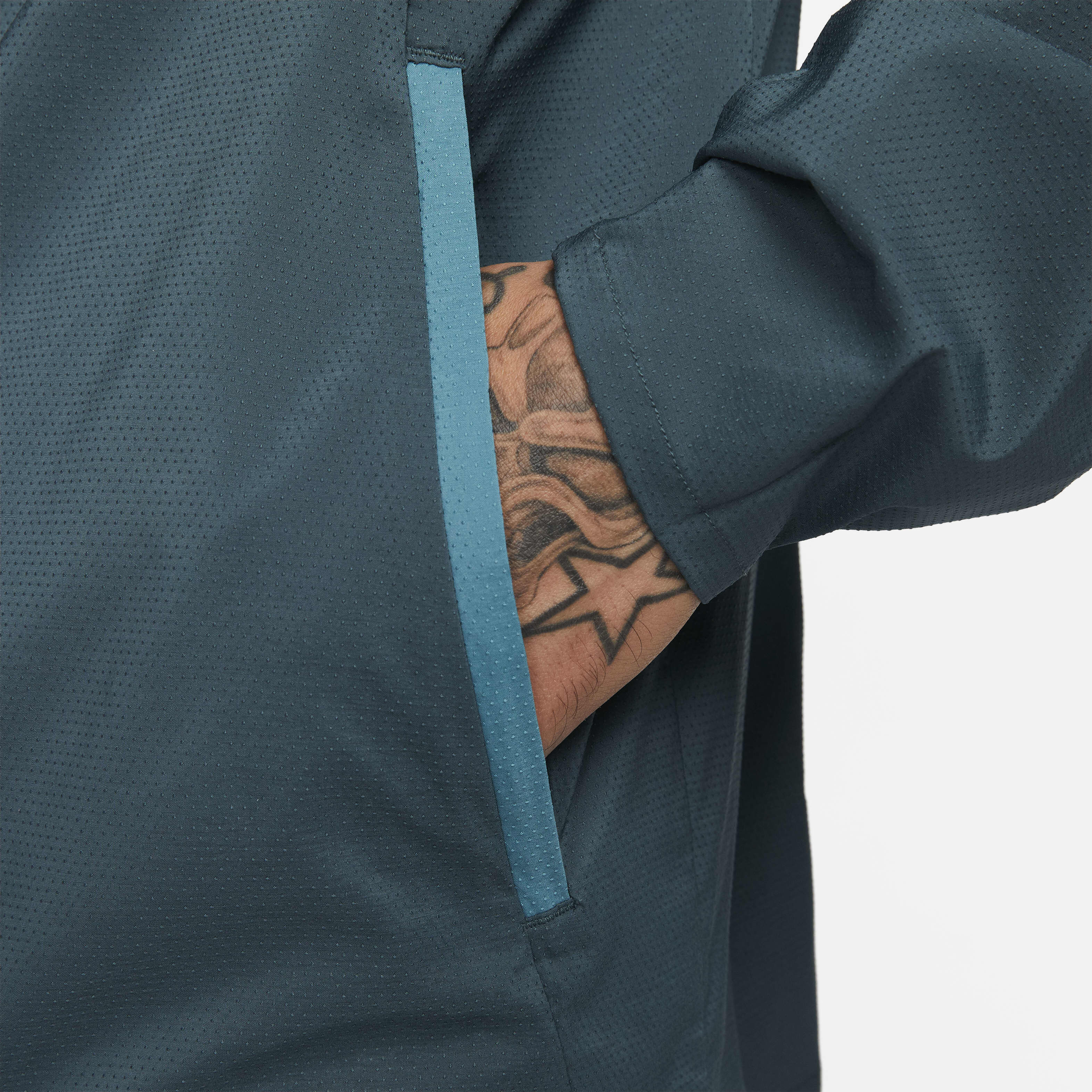 Nike Windrunner image number 4