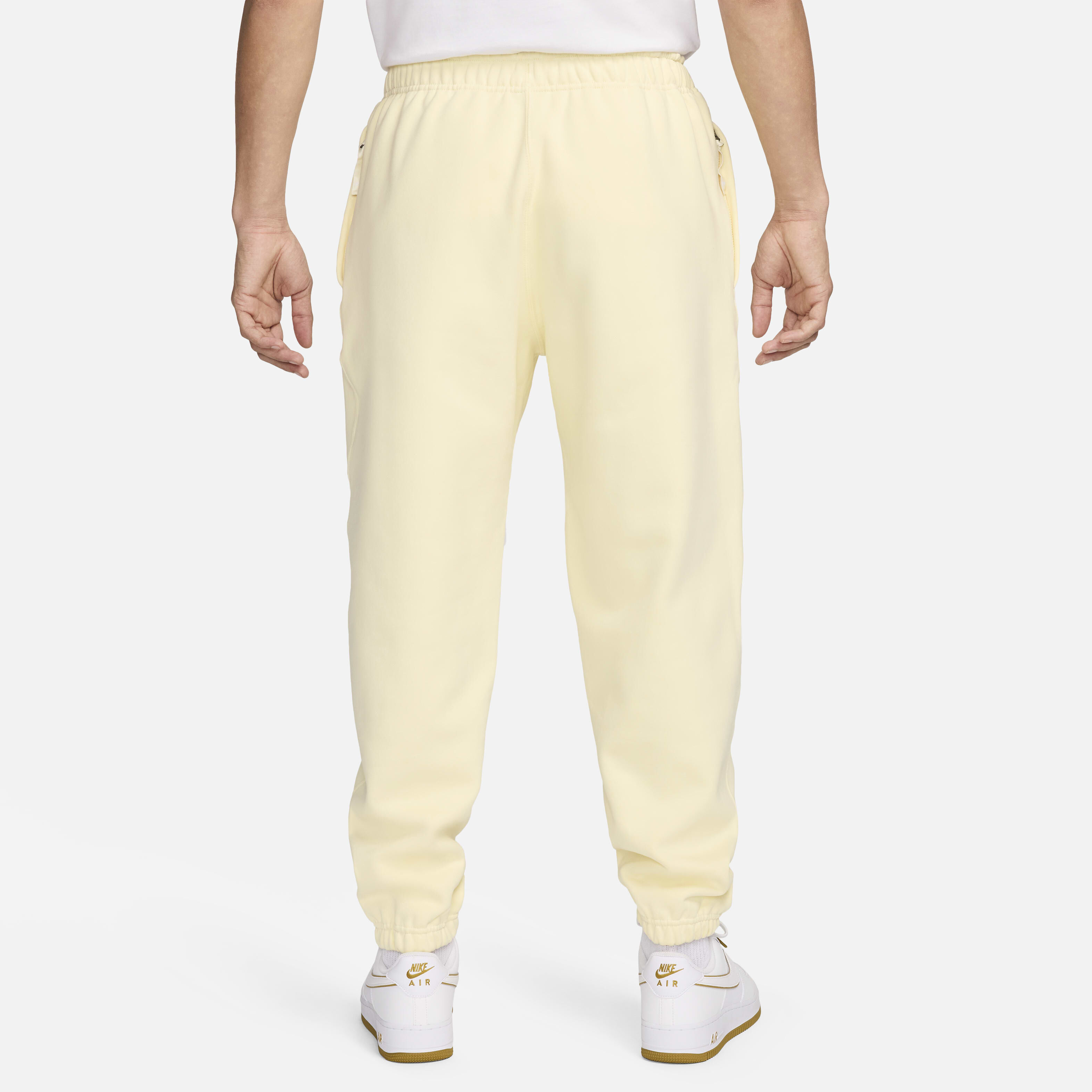 Nike Solo Swoosh image number 1