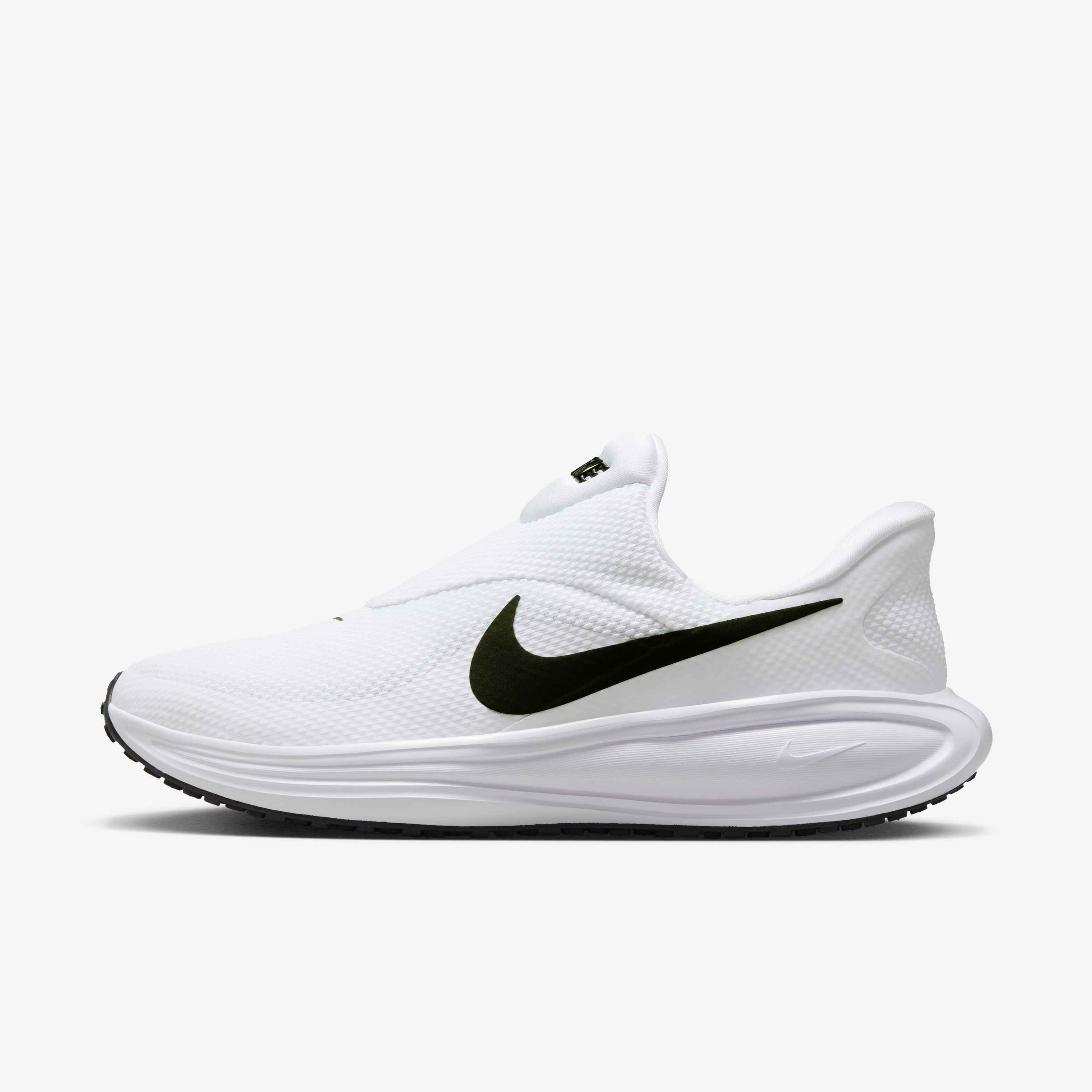 Nike Revolution 8 EasyOn image number 0