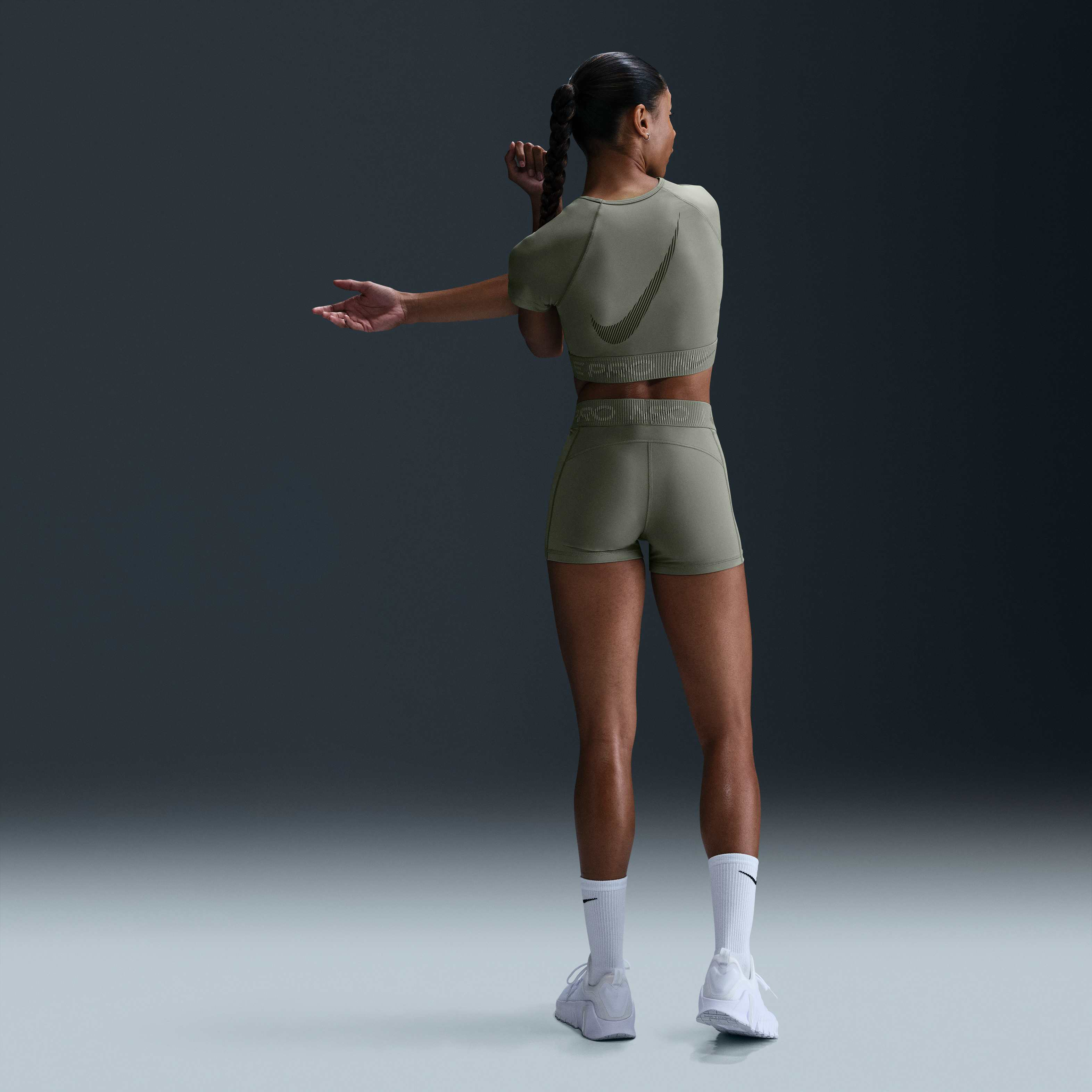 Nike Pro image number 4