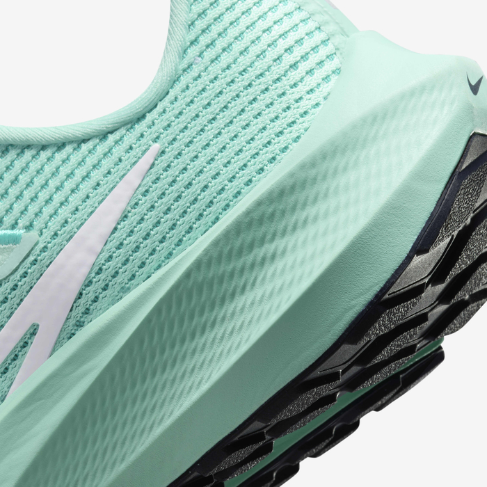 اير زووم بيجاسوس 40 image number 7 اير زووم بيجاسوس 40 image number 7