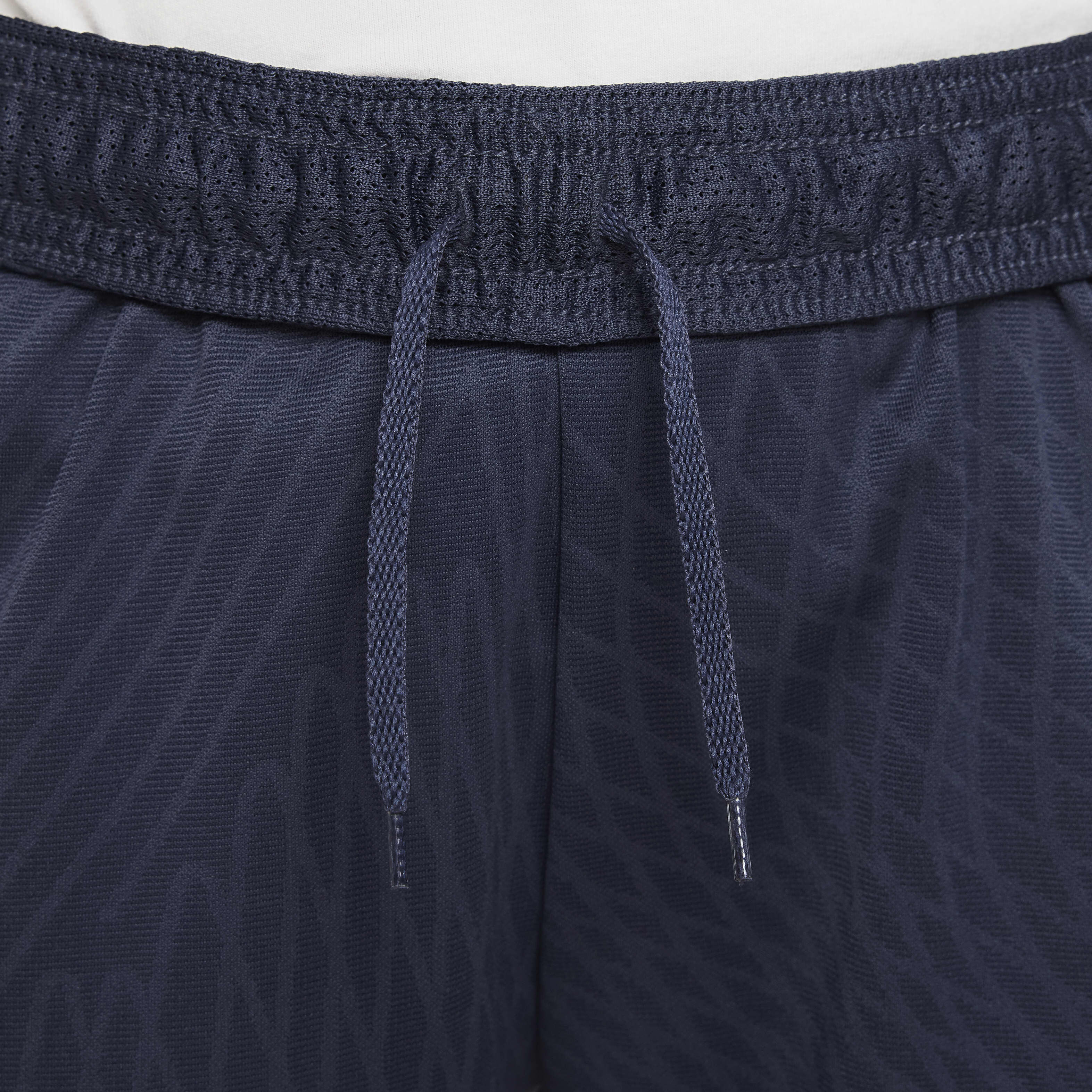 F.C. Barcelona Strike Third image number 3