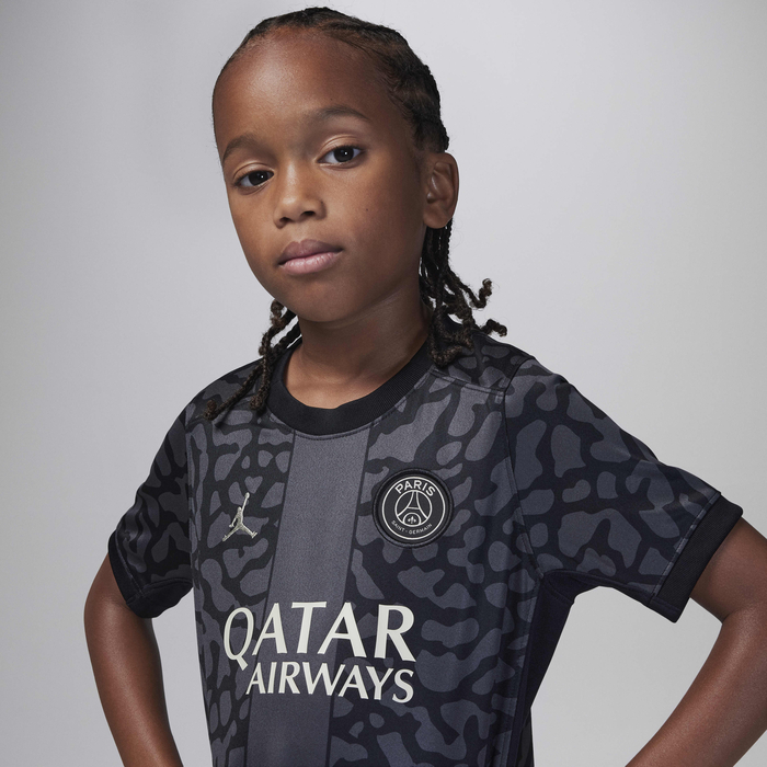 باريس سان جيرمان 2023/24 البديل image number 2 باريس سان جيرمان 2023/24 البديل image number 2