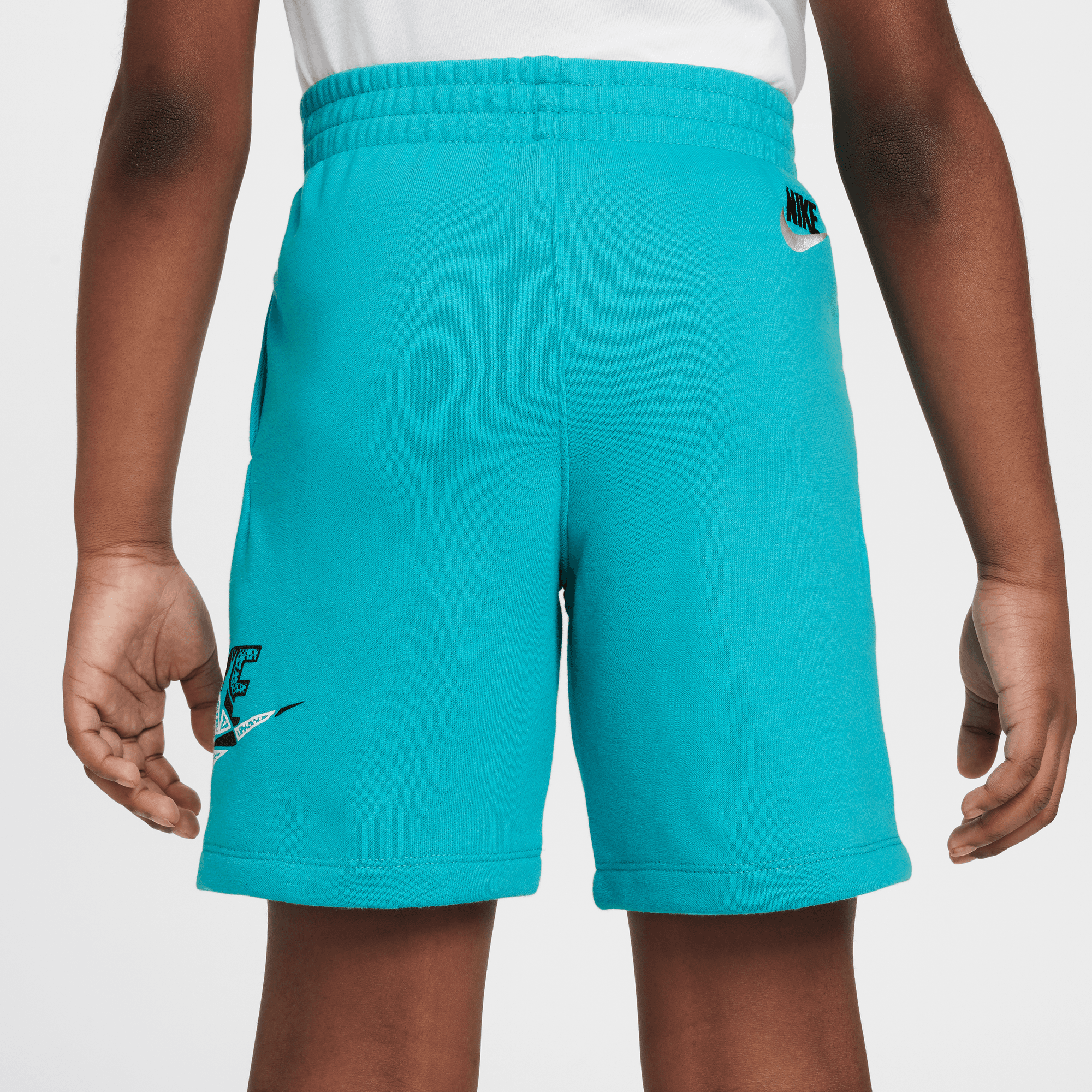 Nike Sportswear "Outside the Lines" image number 2