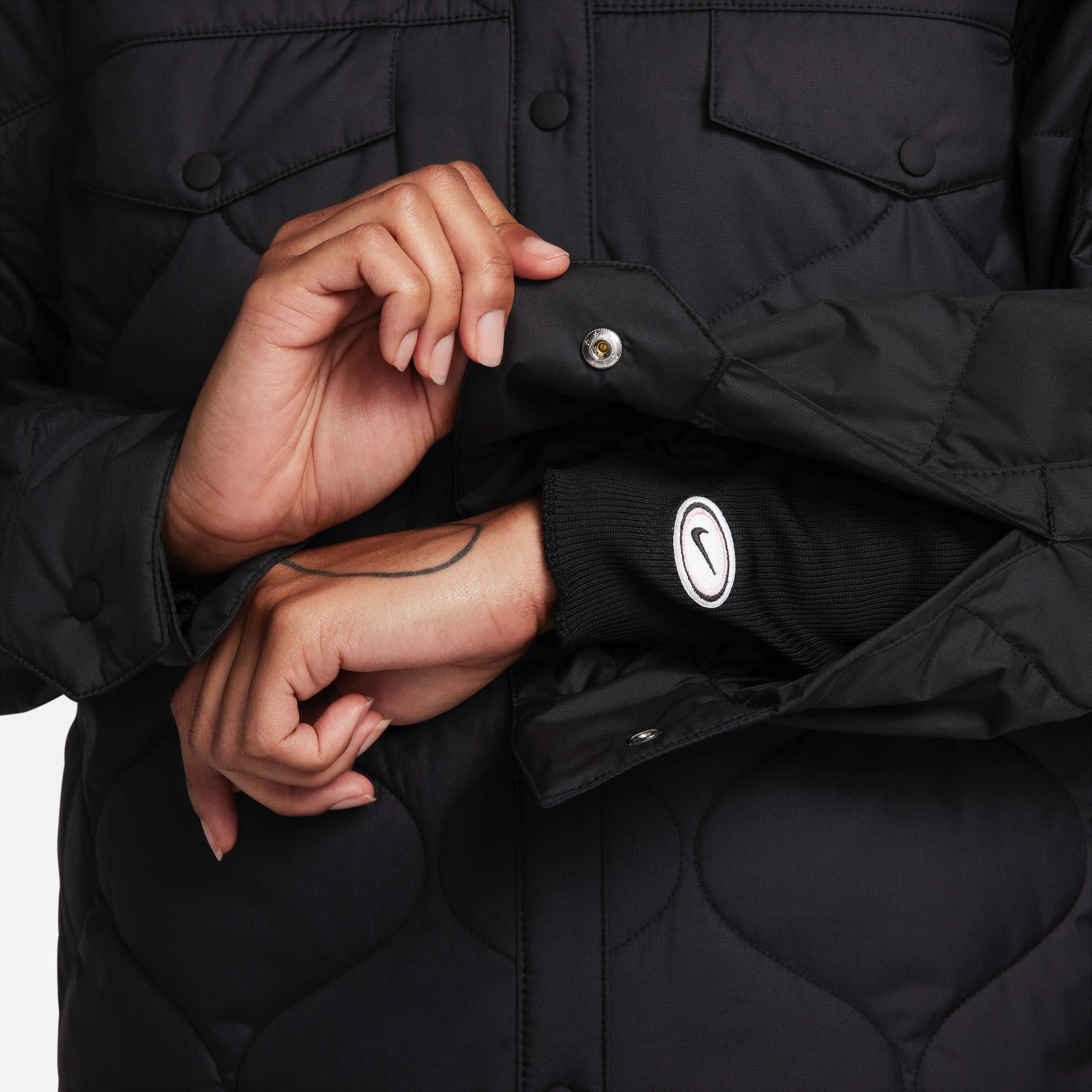 Nike Sportswear Essential image number 7