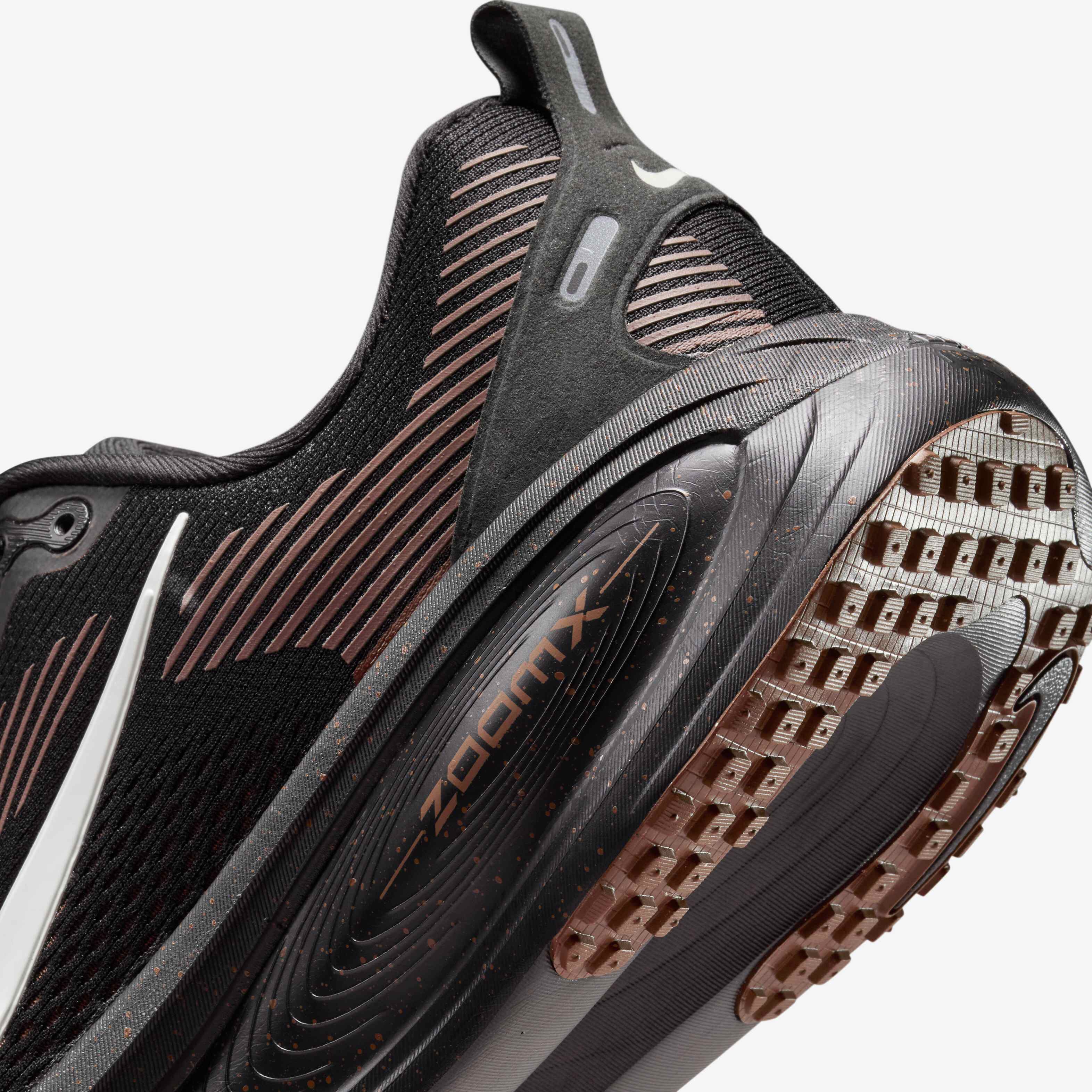 Nike Vomero 18 image number 7