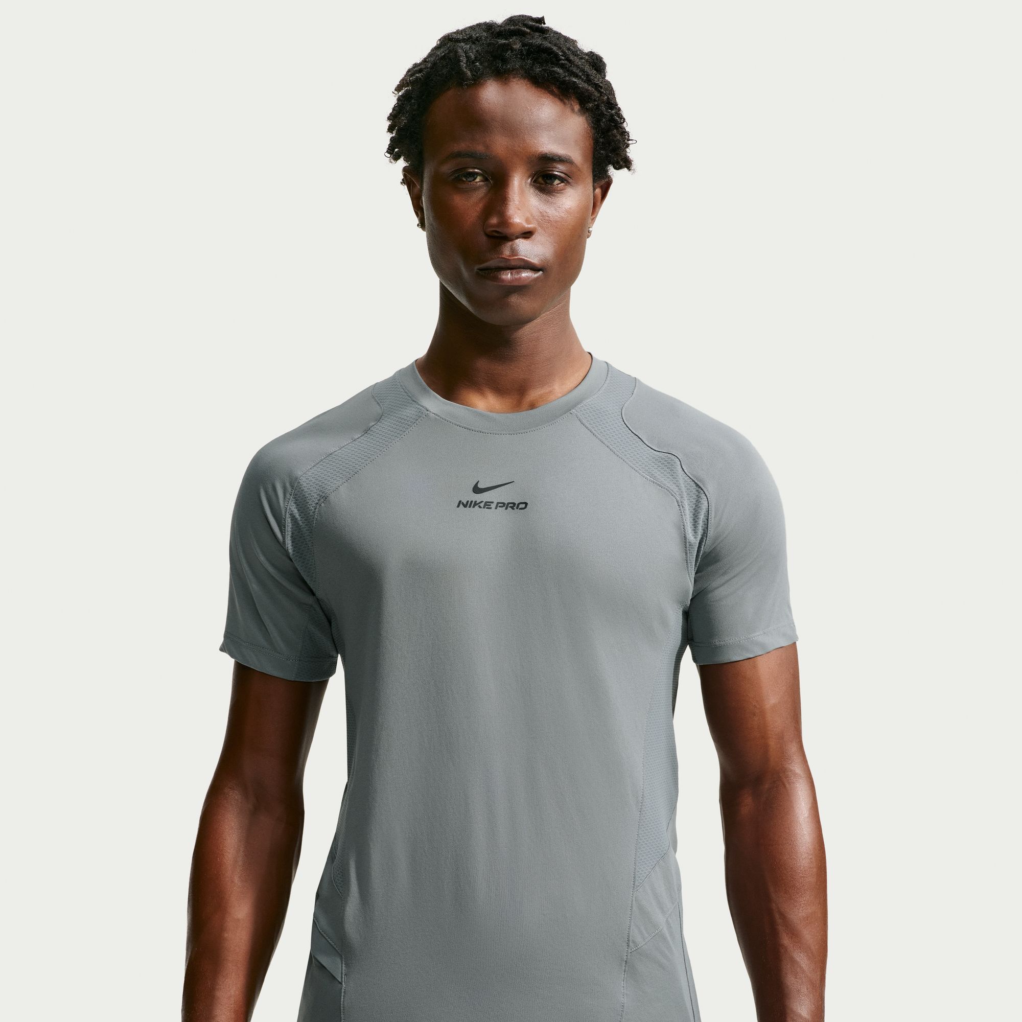 Nike Pro Training image number 2