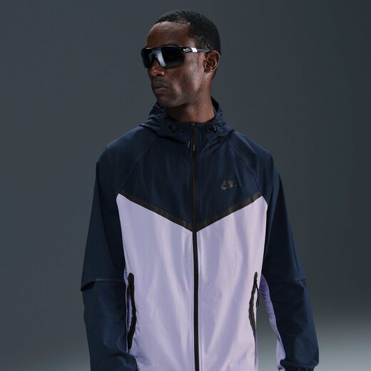 نايكي تك ويندرانر