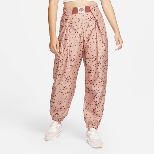 نايكي سبورتسوير ايكون كلاش