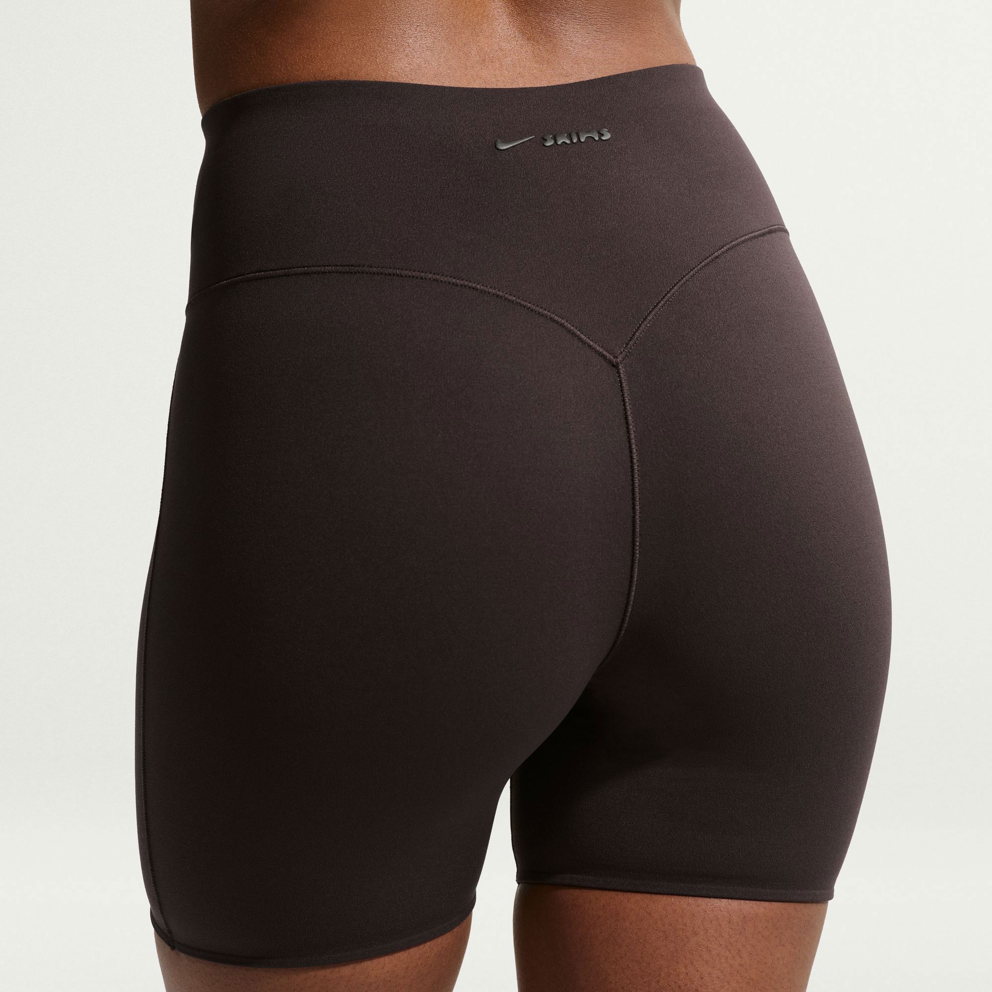NikeSKIMS Studio Stretch image number 4