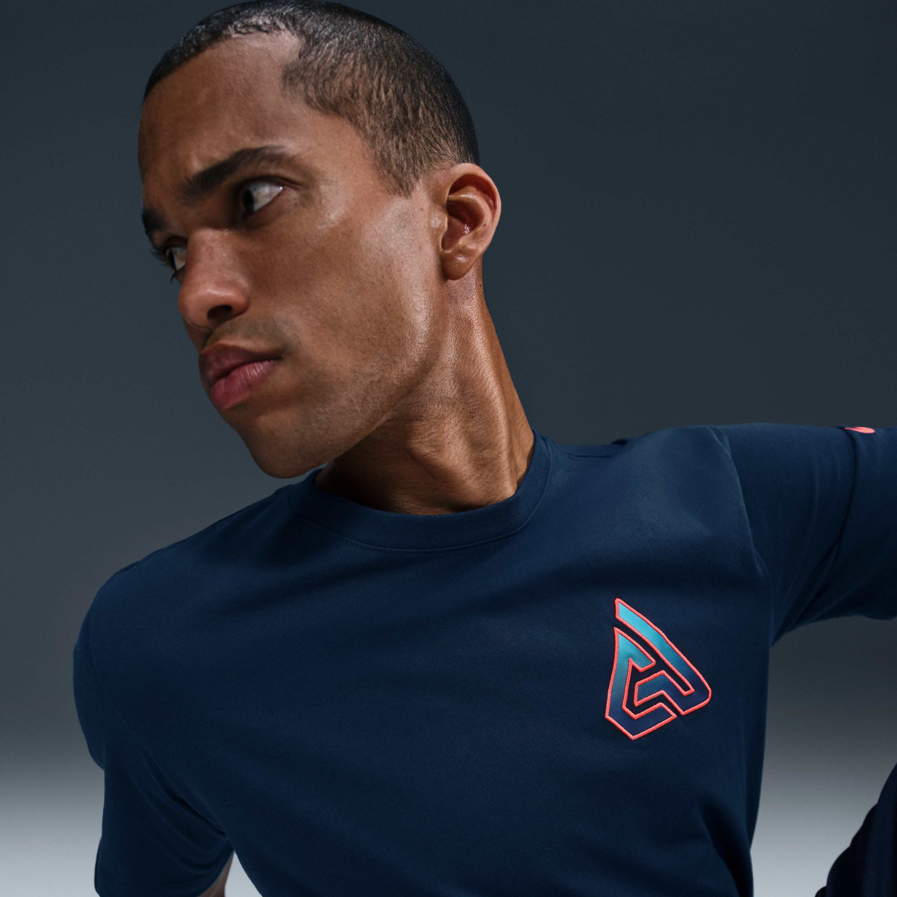 يانيس image number 2