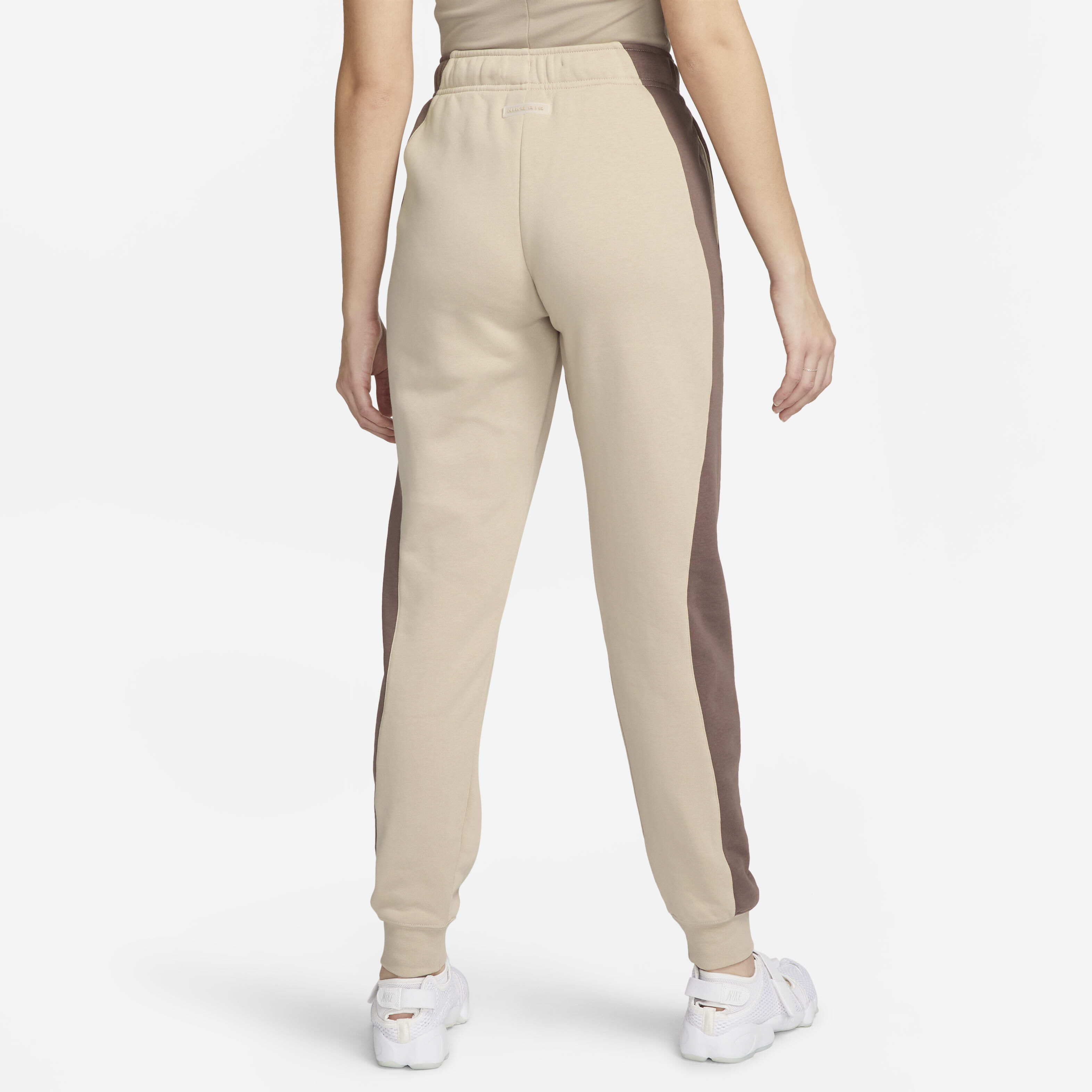 ليقنز اير image number 1